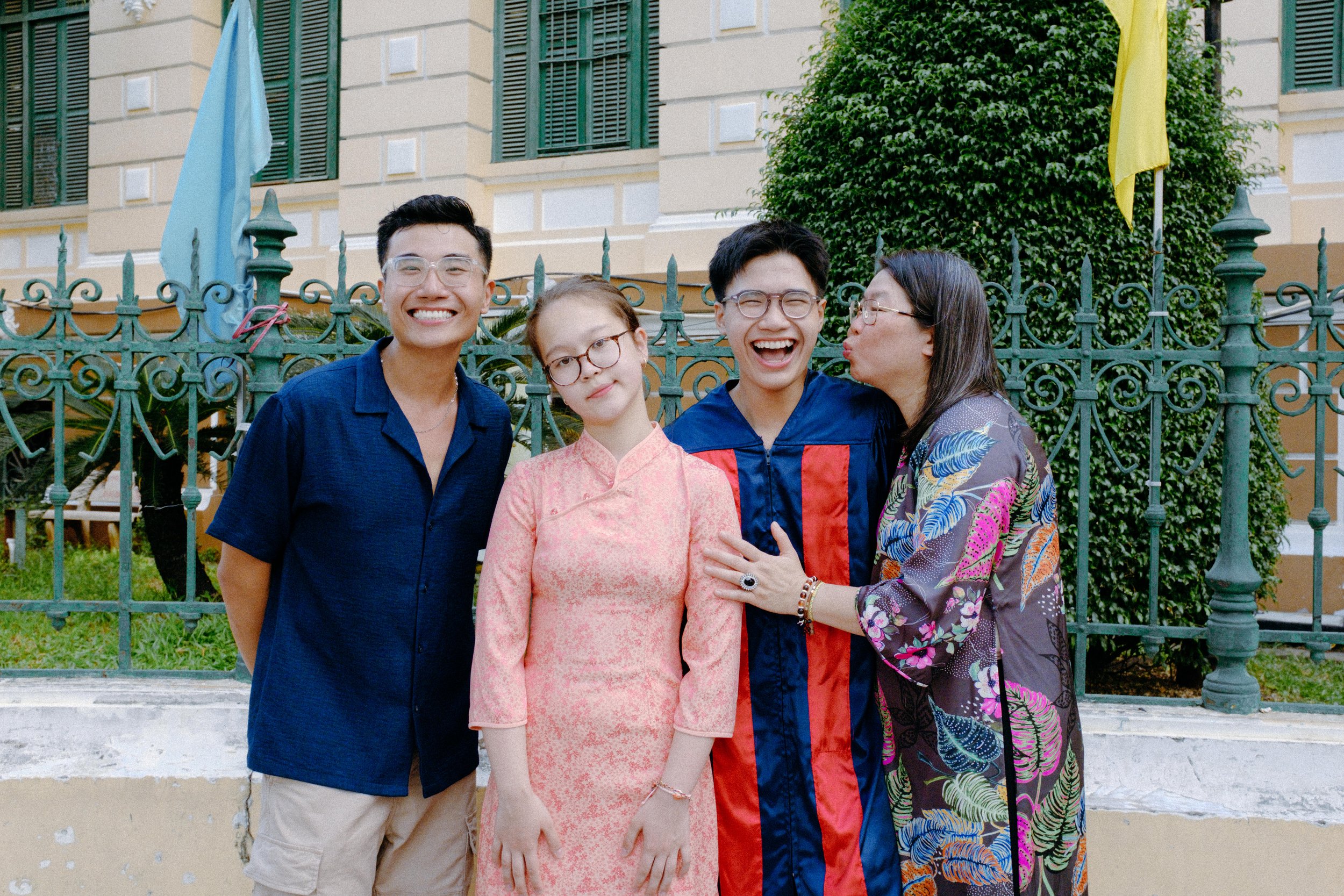 Tú, Khôi & Mẹs — Pham Si Luan Photography (27)