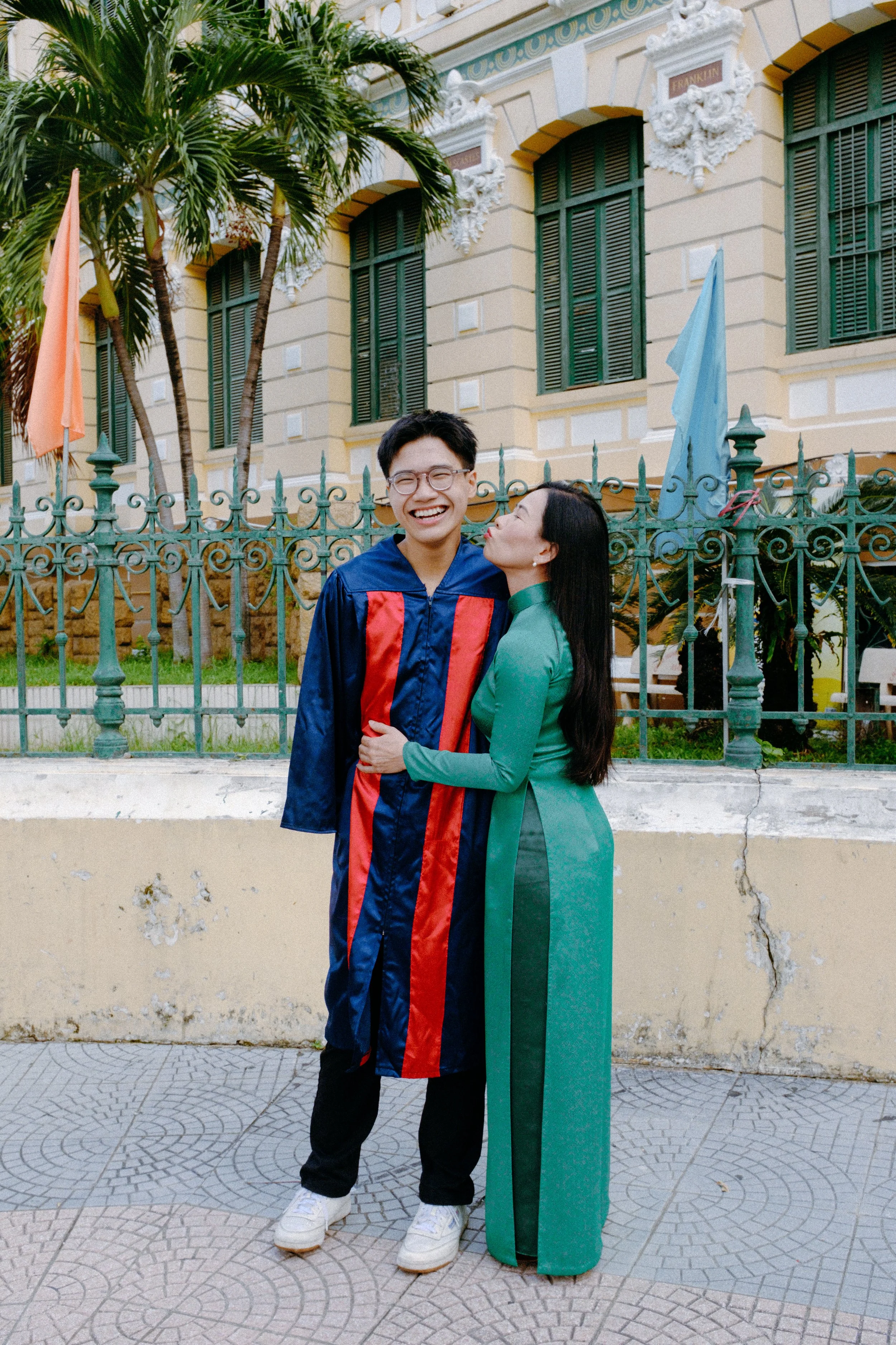 Tú, Khôi & Mẹs — Pham Si Luan Photography (25)