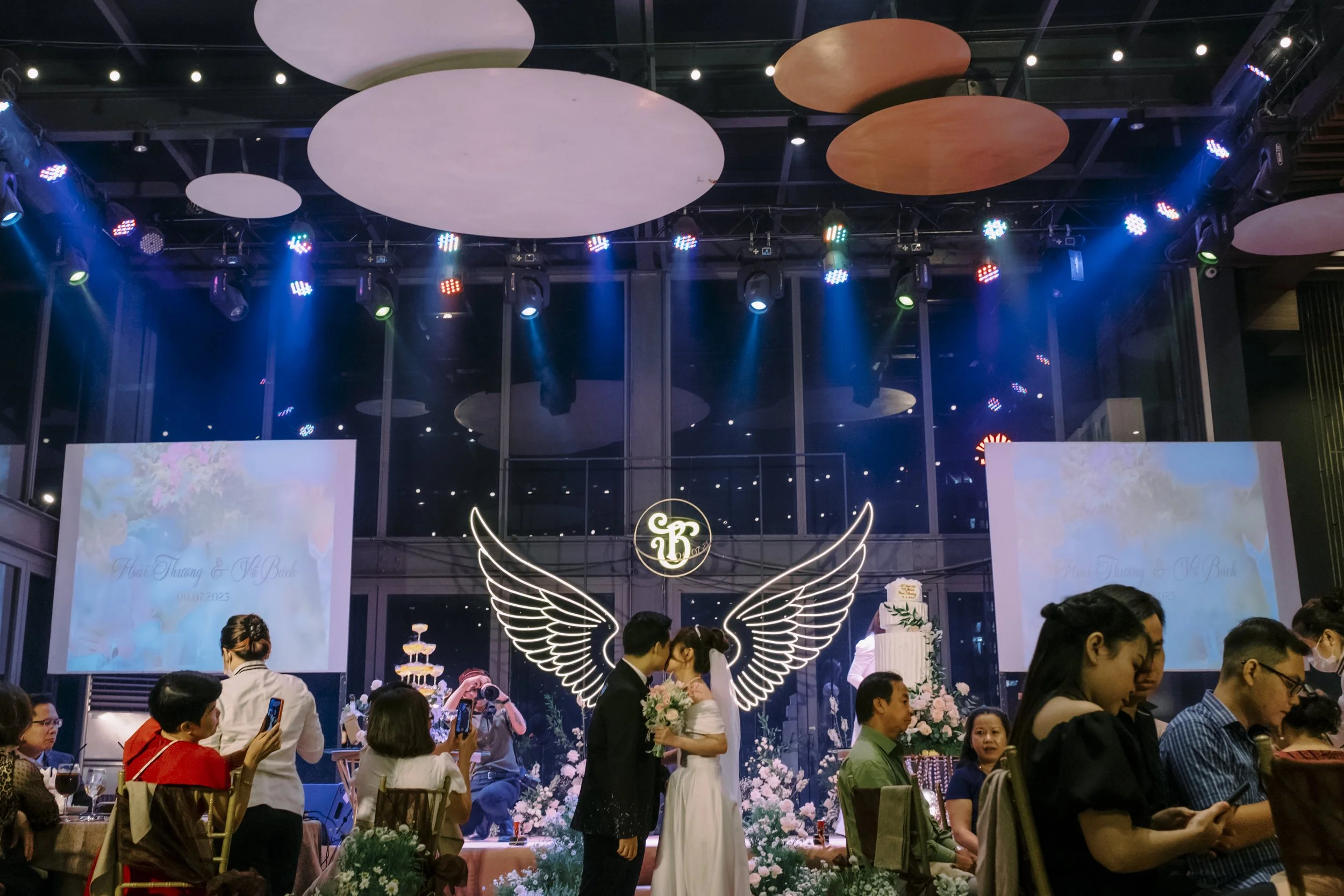 Thương & Bách, Wedding Day in Sài Gòn — Pham Si Luan Photography (55)