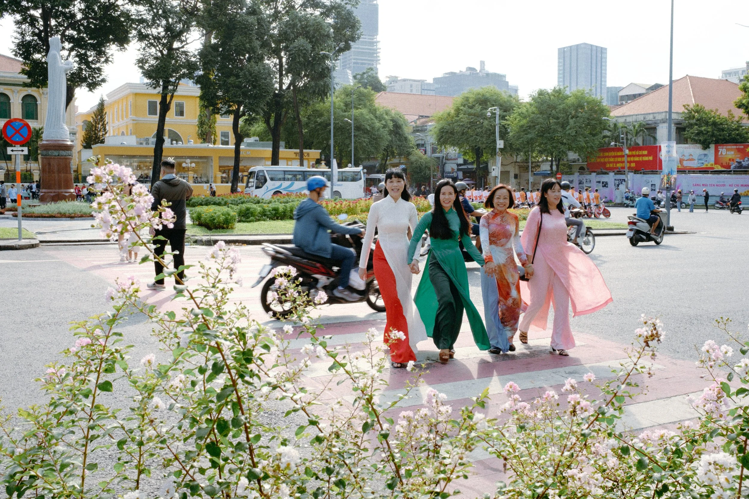 Tú, Khôi & Mẹs — Pham Si Luan Photography (30)