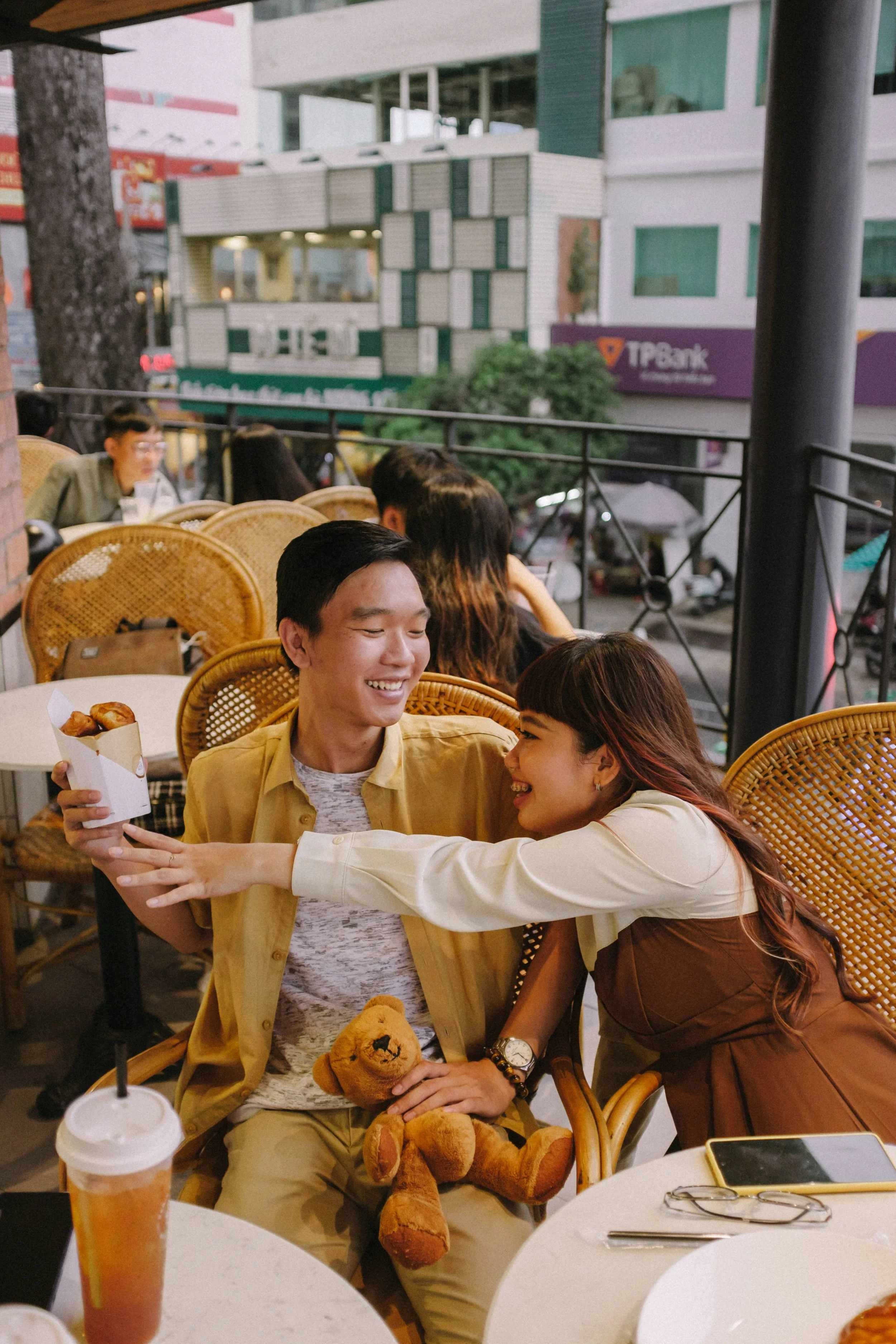 Vy & Chánh, Couple in Sài Gòn — Pham Si Luan Photography (1)