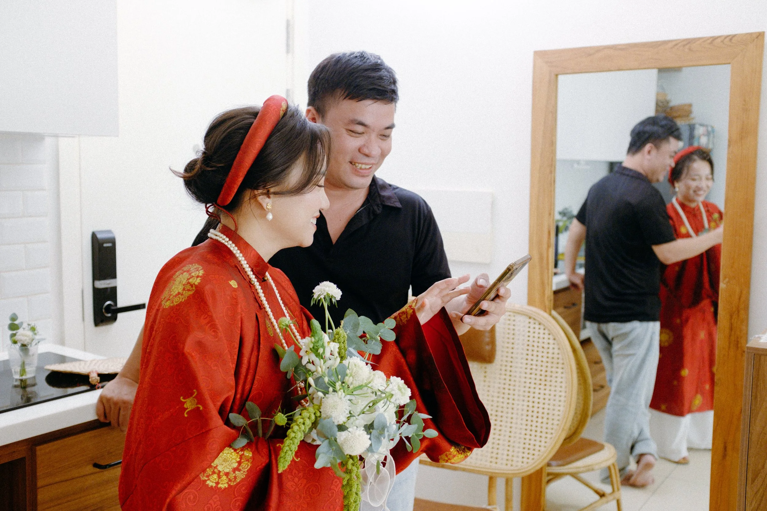 Thảo & Lâm, Pre-wedding Session at Home in Sài Gòn — Pham Si Luan Photography (16)