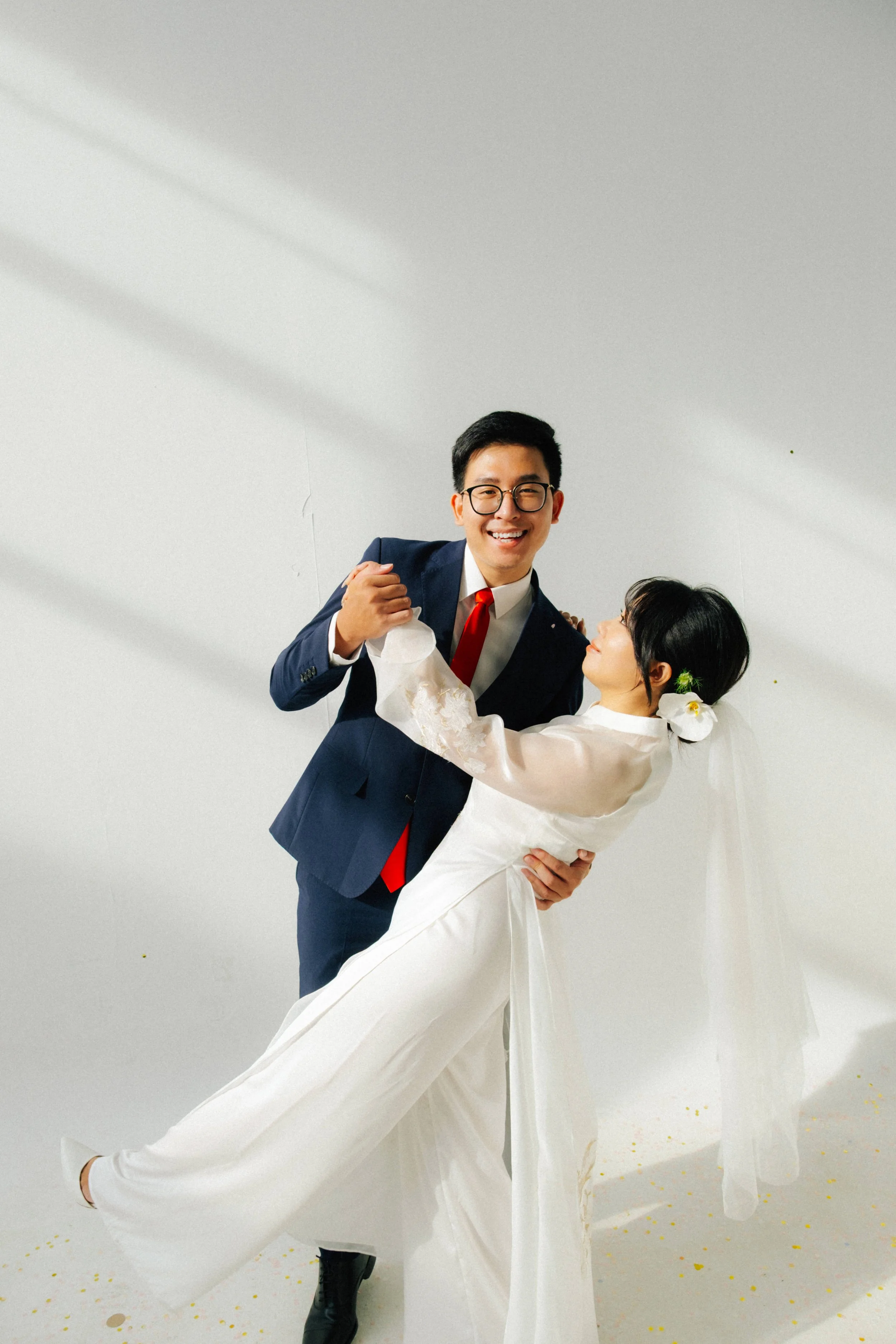 Xuân & Hiếu, Minimalist & Artistic Studio Pre-wedding Session — Pham Si Luan Photography (28)