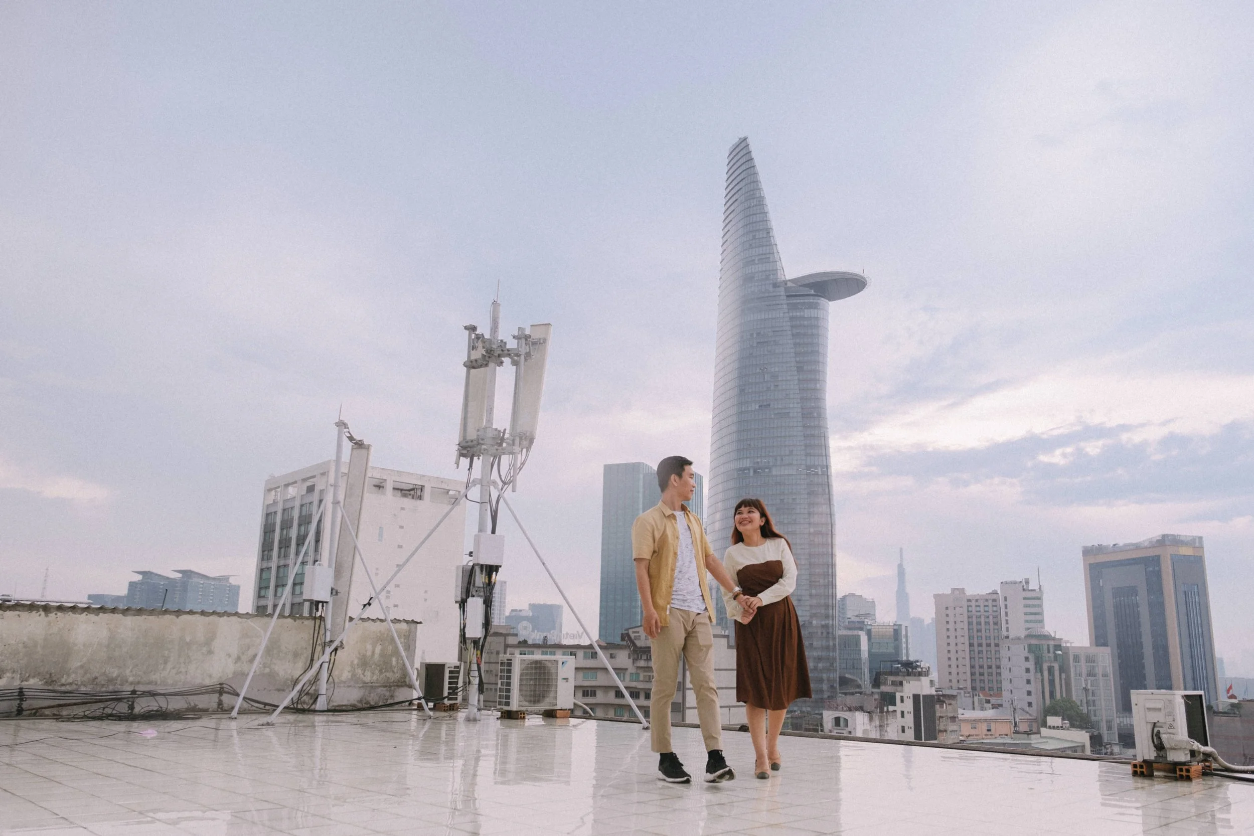 Vy & Chánh, Couple in Sài Gòn — Pham Si Luan Photography (11)