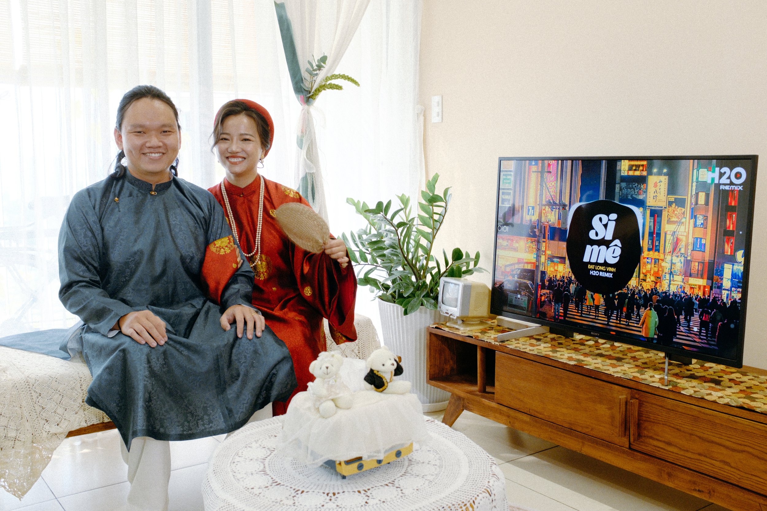 Thảo & Lâm, Pre-wedding Session at Home in Sài Gòn — Pham Si Luan Photography (23)