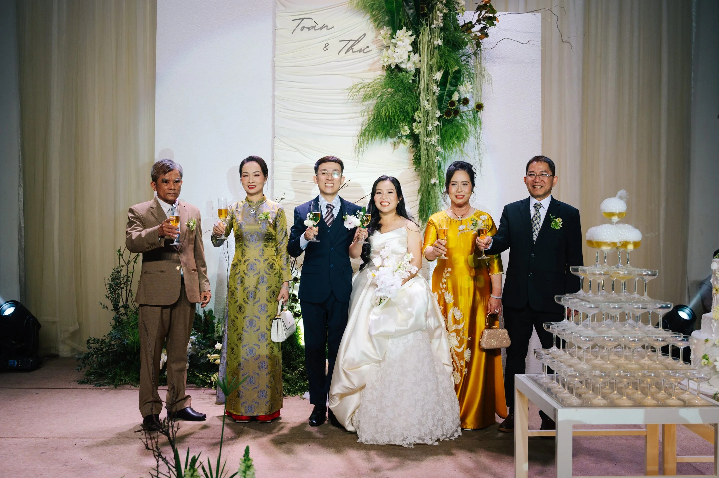 Thư & Toàn, Wedding Reception at White Palace — Pham Si Luan Photography (74)