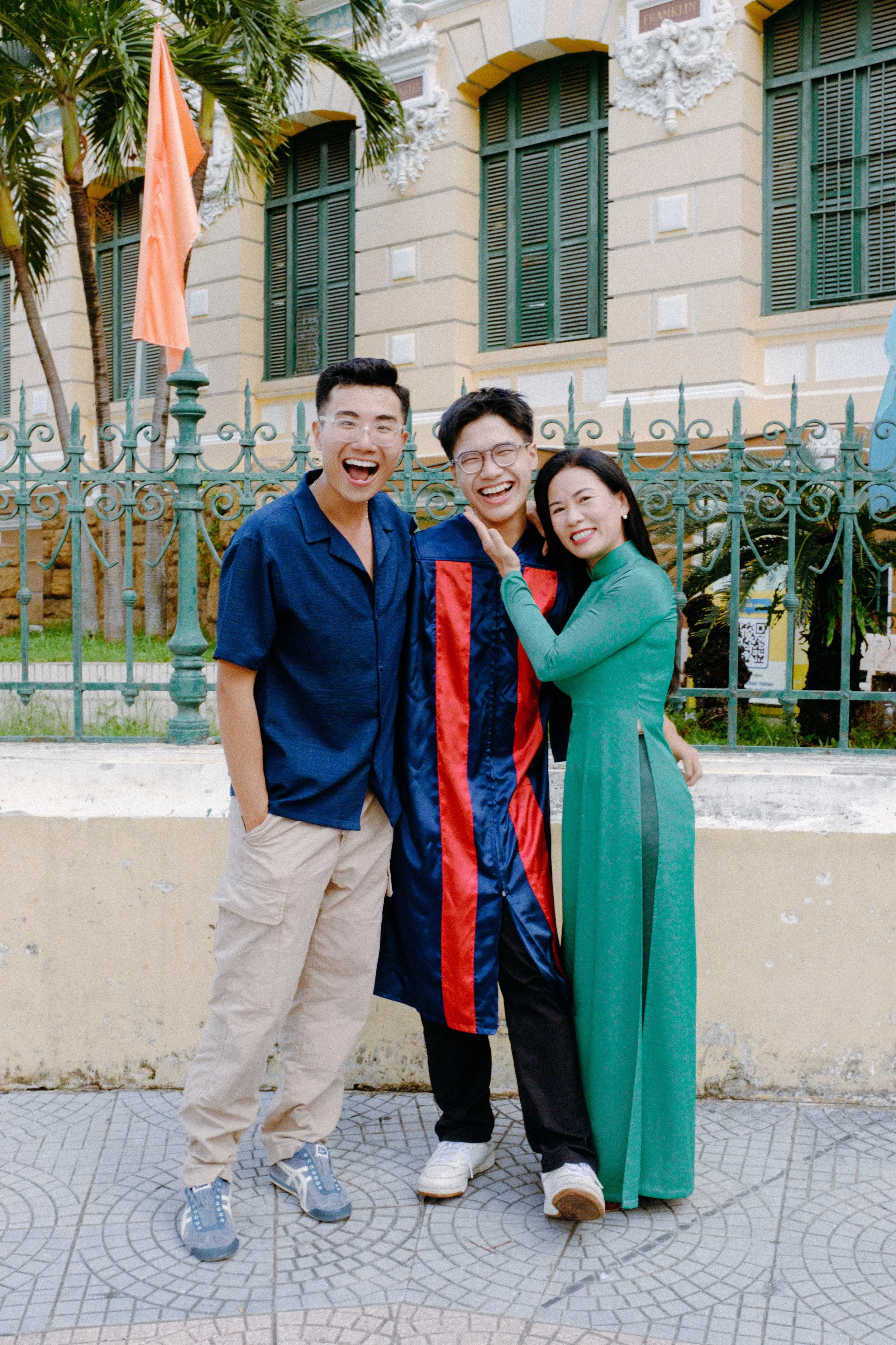 Tú, Khôi & Mẹs — Pham Si Luan Photography (26)