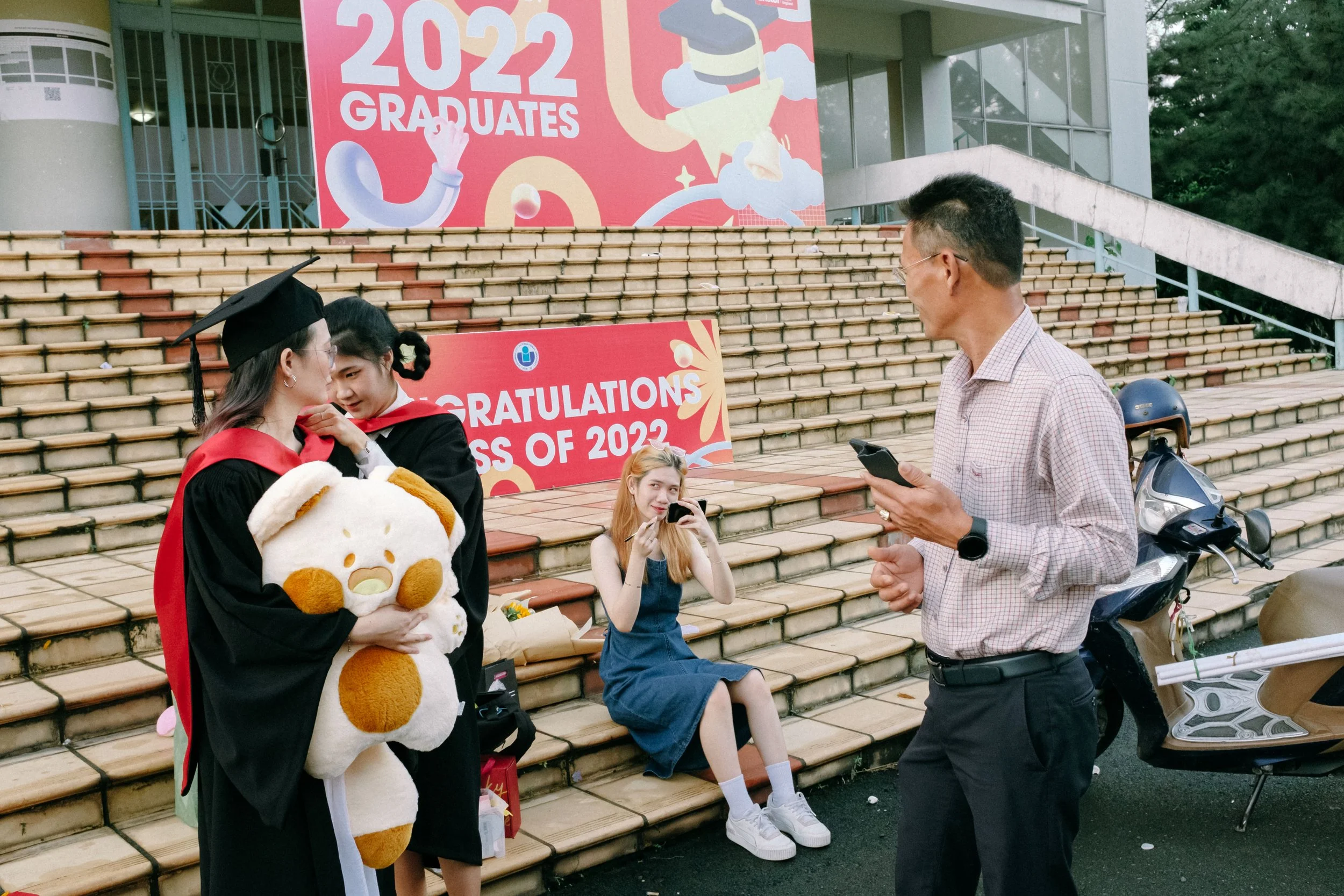 Graduation Day of Vi — Pham Si Luan Photography (3)