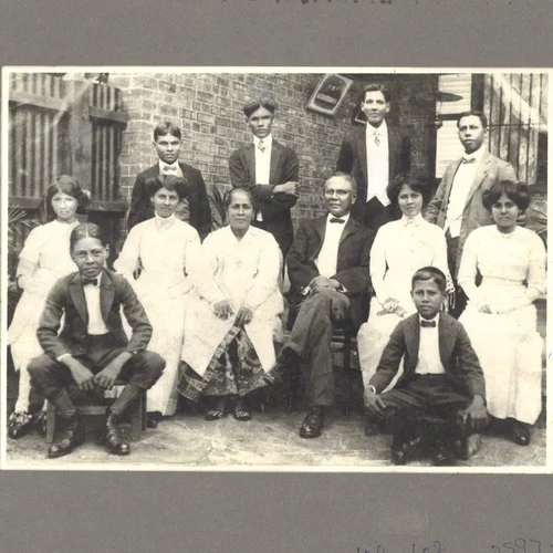 The%2BKlass%2BFamily%2Btaken%2Bon%2BEaster%2BSunday%2B1914.jpg