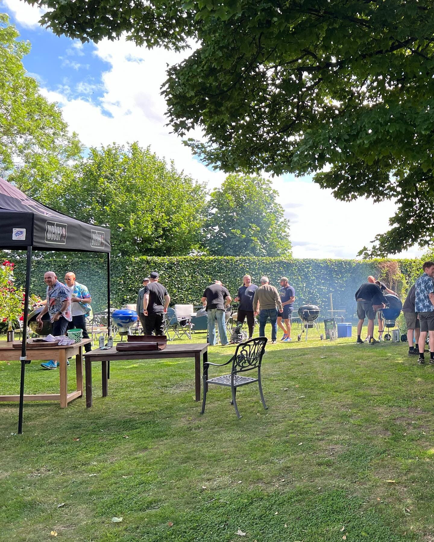 Another fabulous BBQ course for sixteen guests in the orchard at @middlehillfarmchalford20 yesterday. Still a few places for the next one on the 5th August if you fancy it!