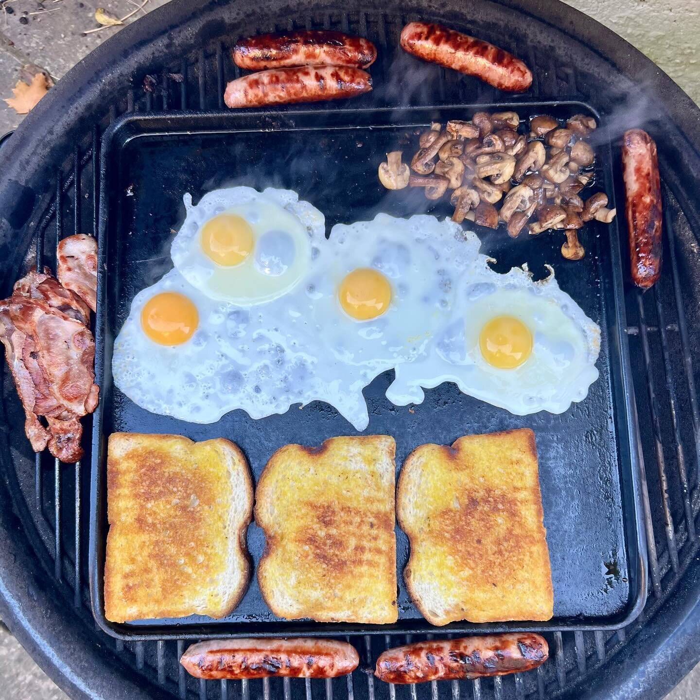 Marginally hungover wife means I get kicked out of bed to make a fry up! Well there are worse ways to start your Sunday! Powered by @weberuk Kamado. The best grill ever.