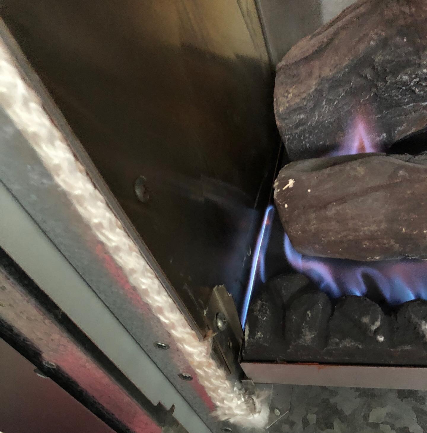 Irregular flame pattern caused this Cannon Fitzroy burner bed to be replaced 🔥🔥 

#inahurrycallgurry #plumber #plumbing #plumbers #plumbinglife #gas #gasfitter #gasservice #gasservicing #gastechnician #heating #portfairy #warrnambool #koroit #portl