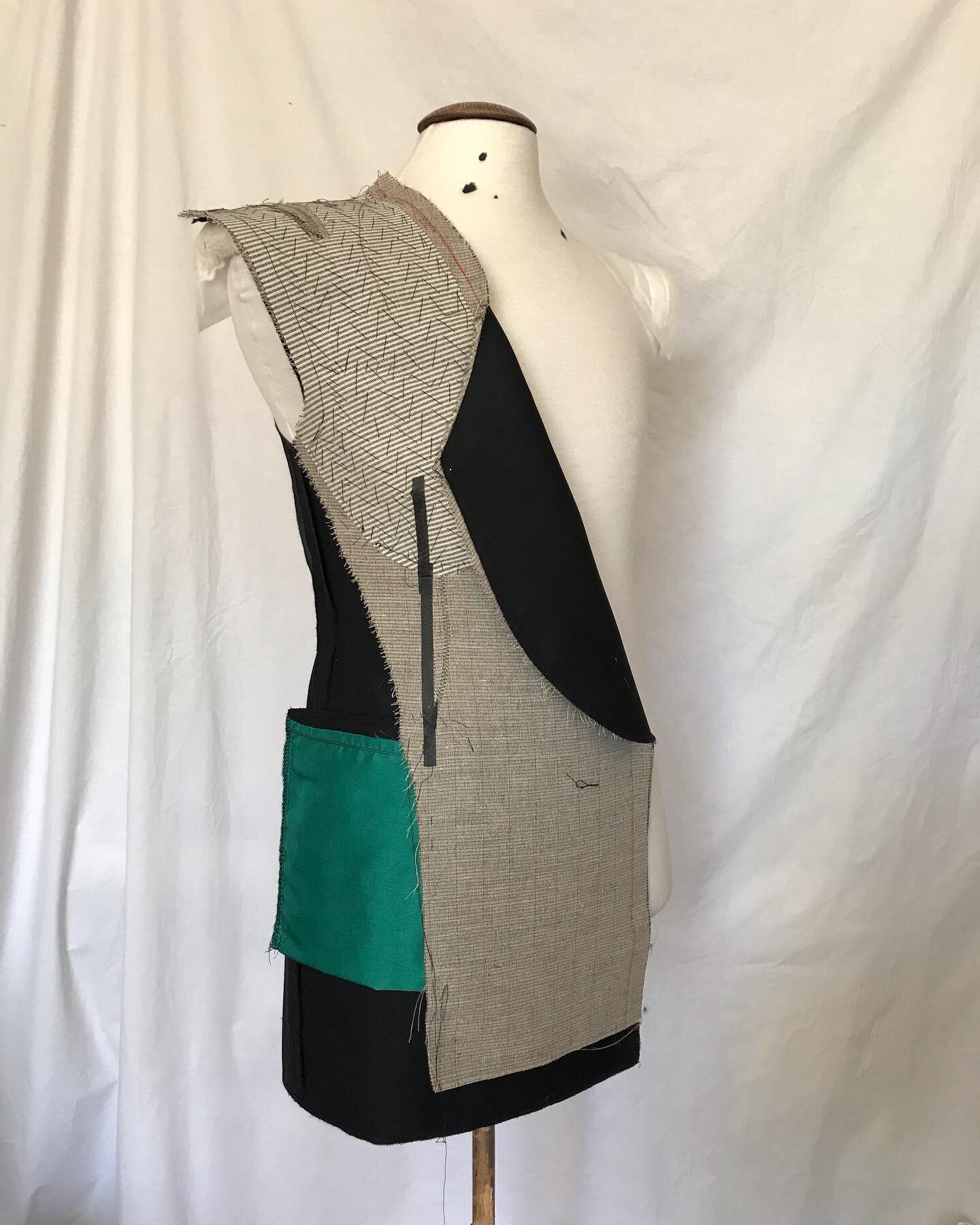 So pockets went in fine, so moved on to interfacing. Interfacing is cut and with the stabilising chest piece padstitched on.  You can see that I&rsquo;ve used a little black strip of thin fusible interfacing to smooth the edges of the darts. Currentl