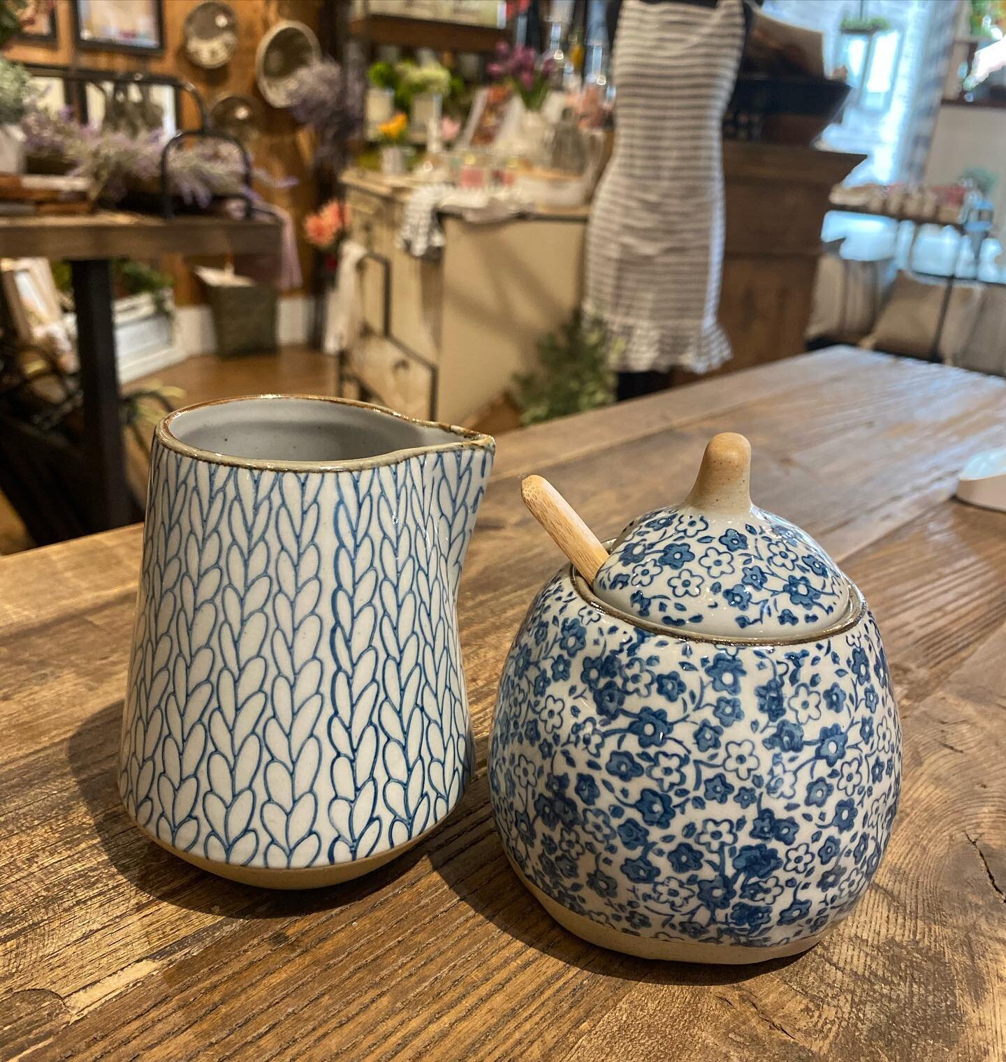 Need a cream &amp; sugar set?

How about this cute set in antique blue. 

Would compliment any coffee station or kitchen.

Here 10-4 today 

#coffeedecor #creamandsugar #splashofcream #pinchofsugar #kitchendecor
