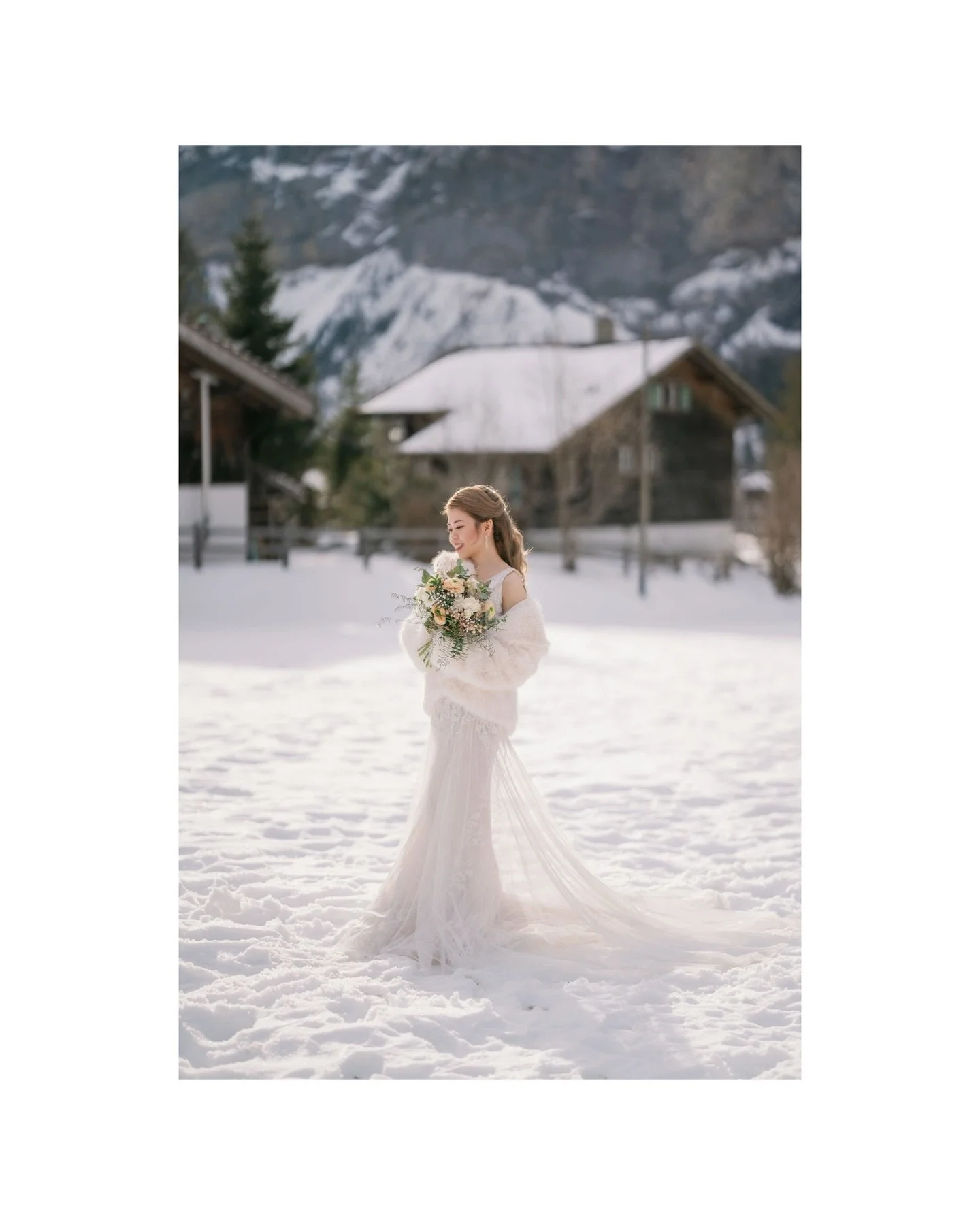 I can&rsquo;t believe I never posted these gorgeous pictures from a surprise prewedding photoshoot last year. YES you heard me right. SURPRISE. Meaning he planned everything and surprised her with the shoot with everything booked, dresses chosen, acc