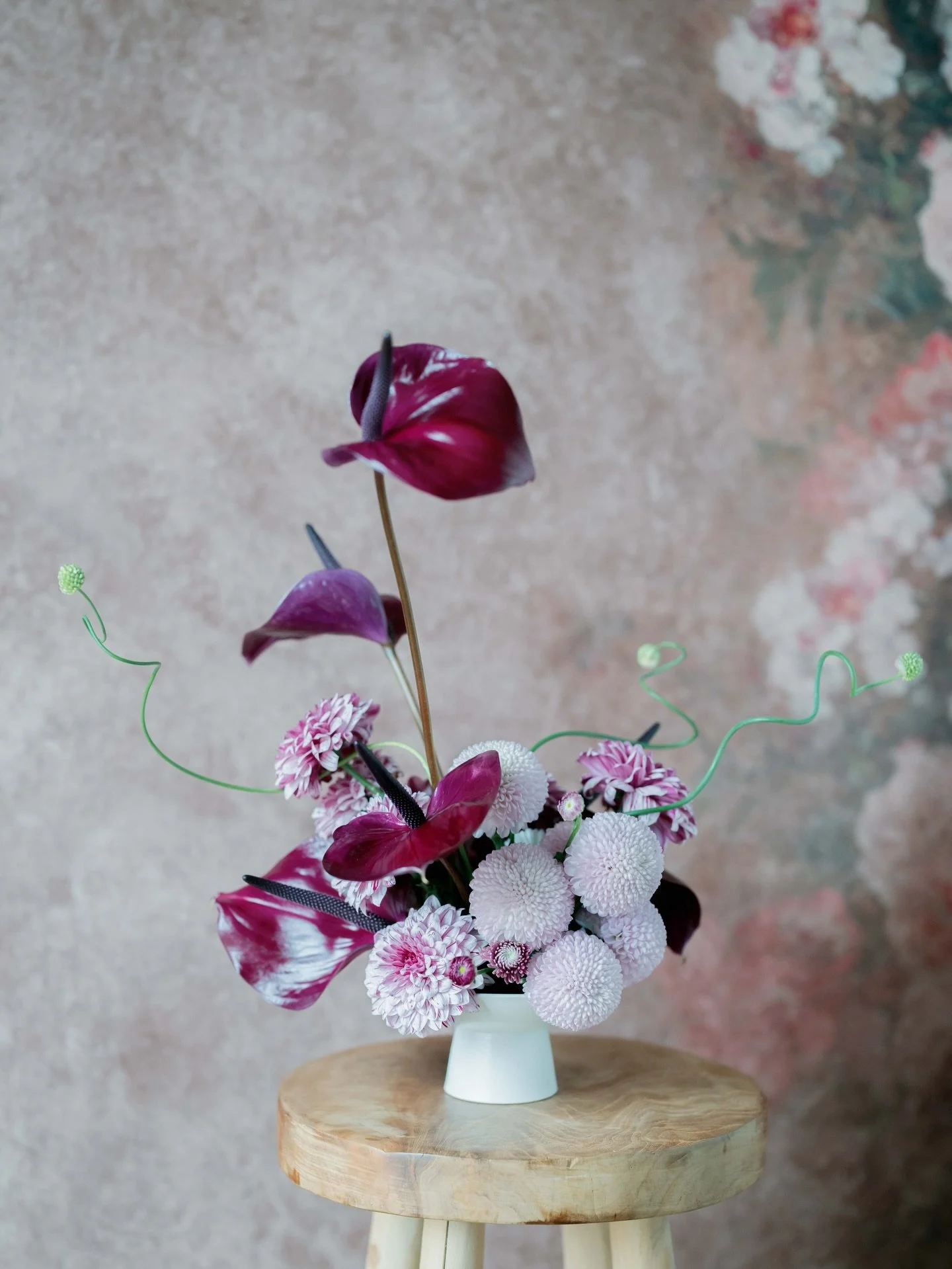 This year I request an arrangement that encapsulates the romance of Valentine&rsquo;s Day and celebration of lunar new year! 🧧 ❤️ This floral masterpiece was created by @laonblumen 
#frankfurtblumen #frankfurtflowers #weddingfrankfurt #hochzeitsblum