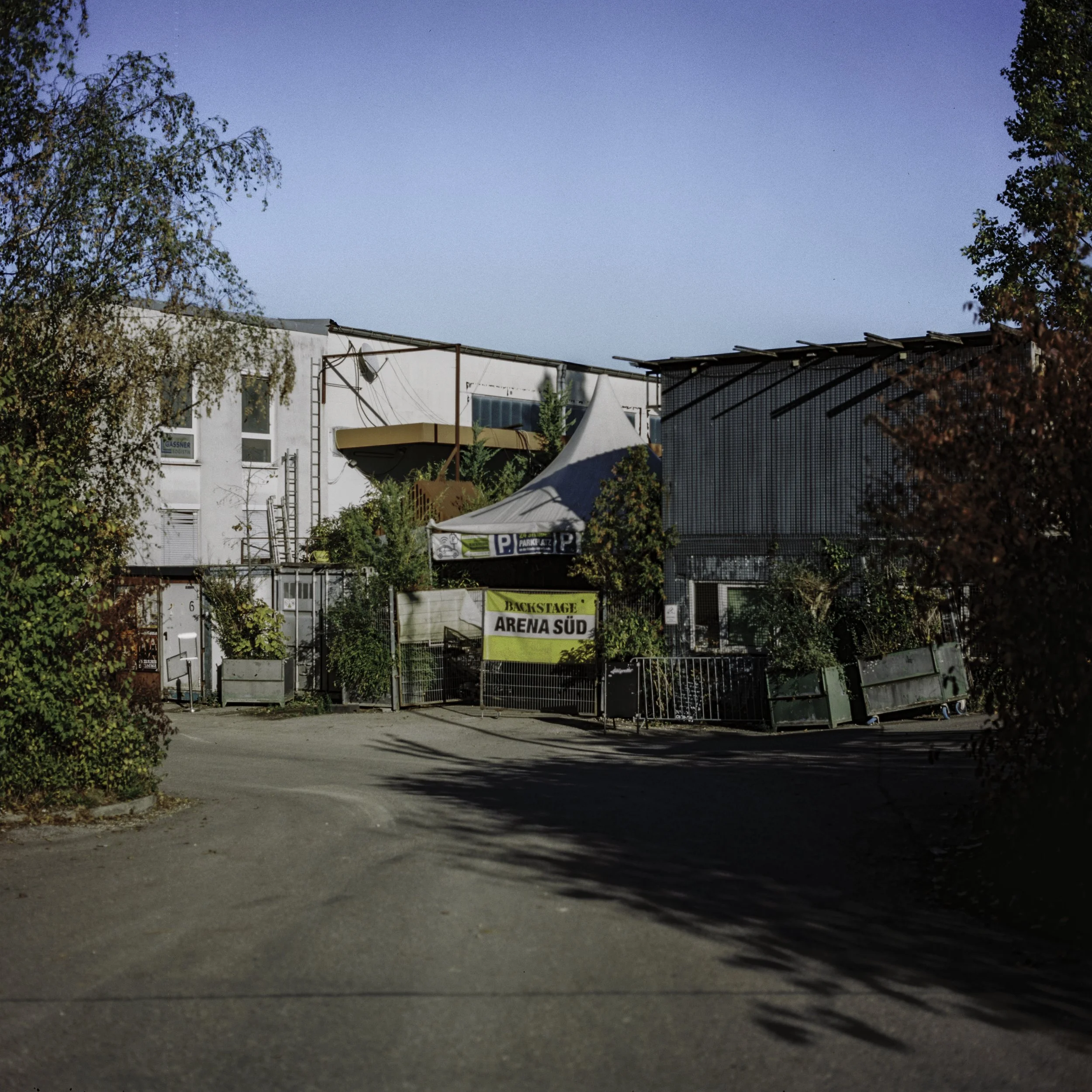 BSTGMUC__Südeingang_271026.jpg