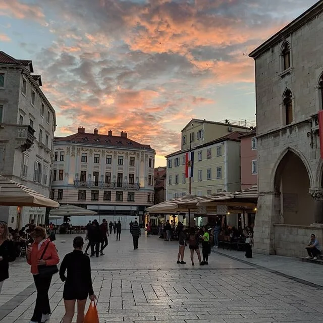 ove noci voli me, ali samo do svitanja 🎼 - - - by ILM
🌎
🧳
🚙
🥾
#travel #traveler #croatia #earthporn #daily #dalmatia #travelawesome #awesome #view  #travelphotography #photooftheday #photography #travelgram #instatravel #instadaily #traveling #v