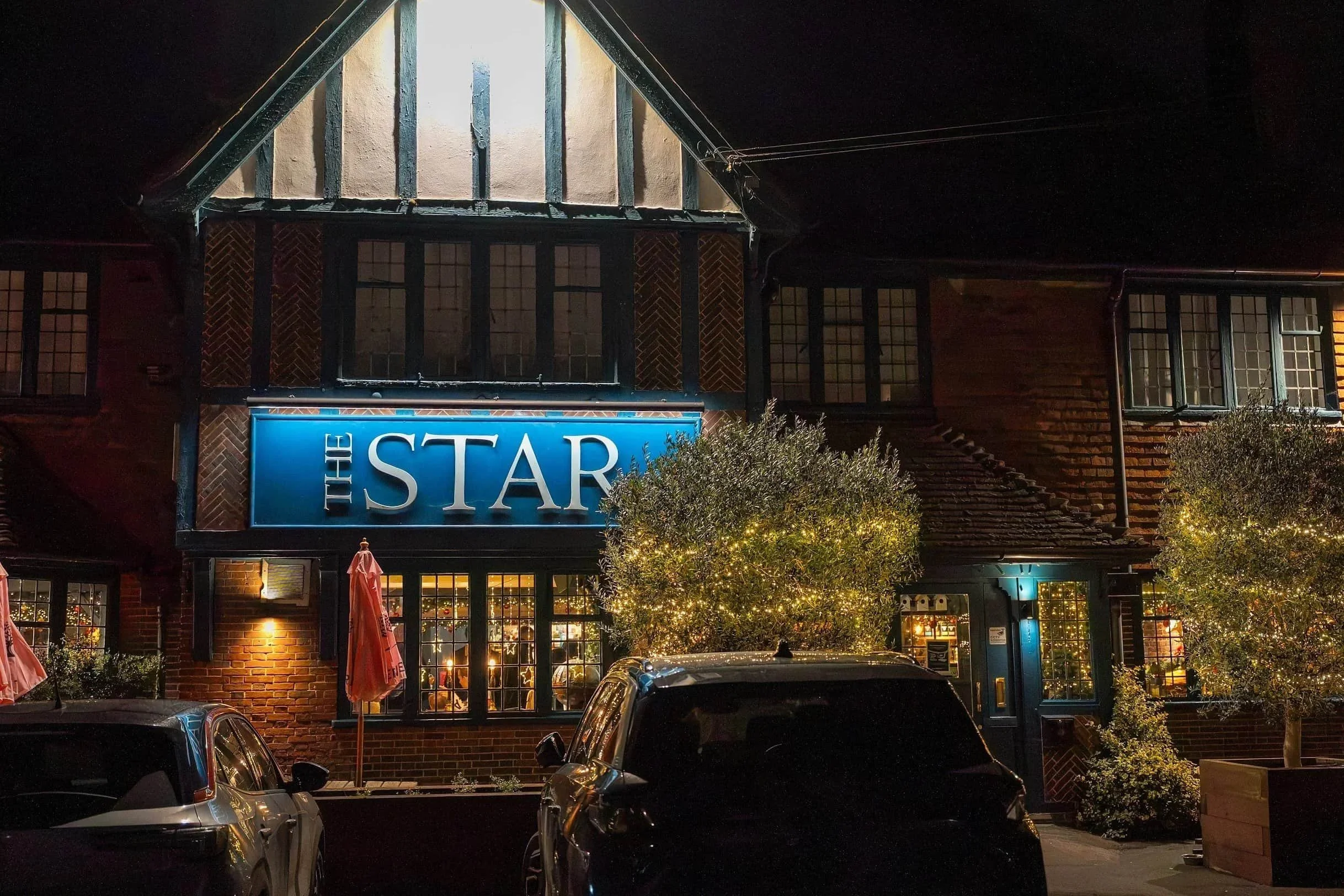 The STar inn, Lingfield Surrey External nightime view