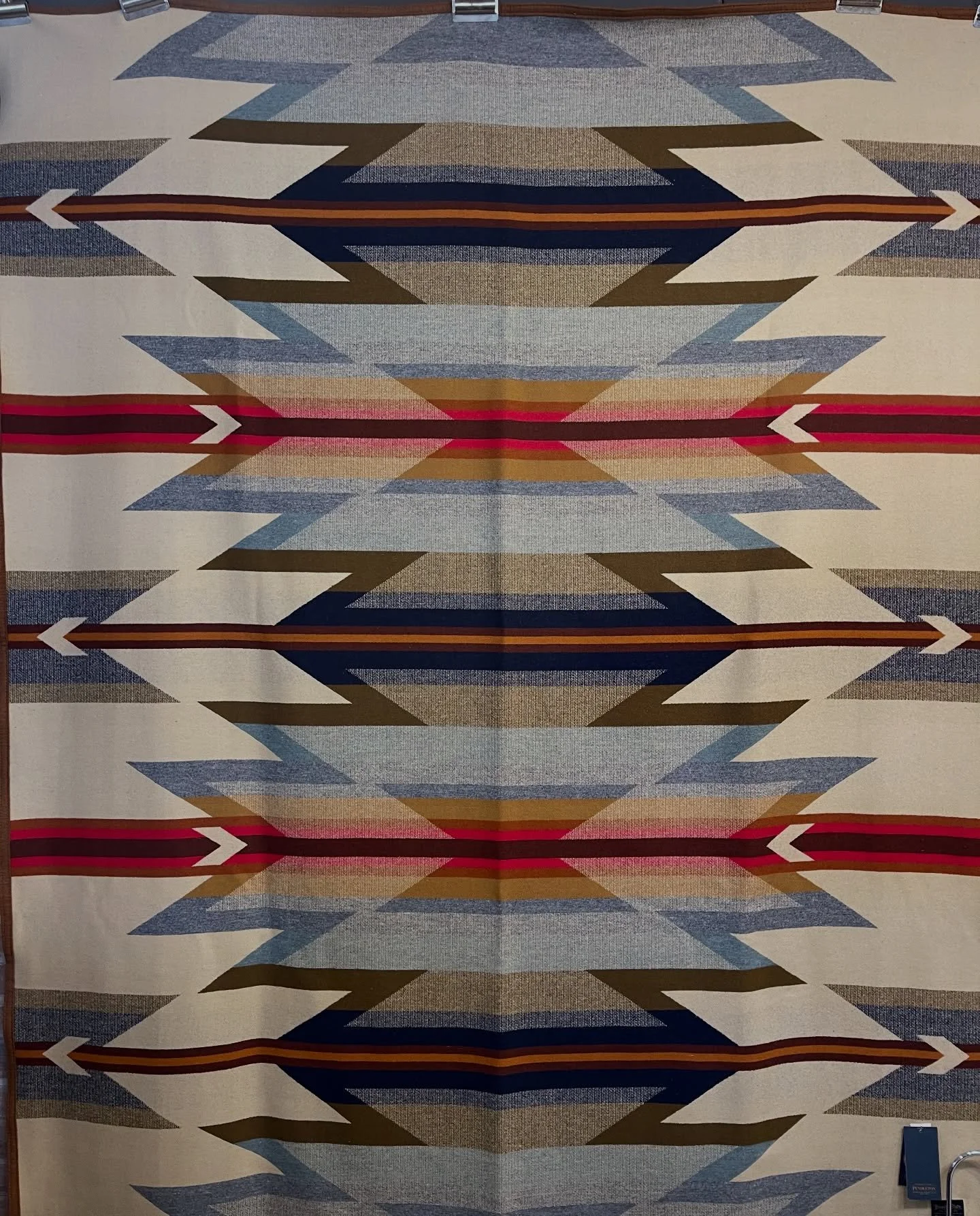 Cold temps call for cozy blankets. Loving this beauty, Wyeth Trail, by @pendletonwm