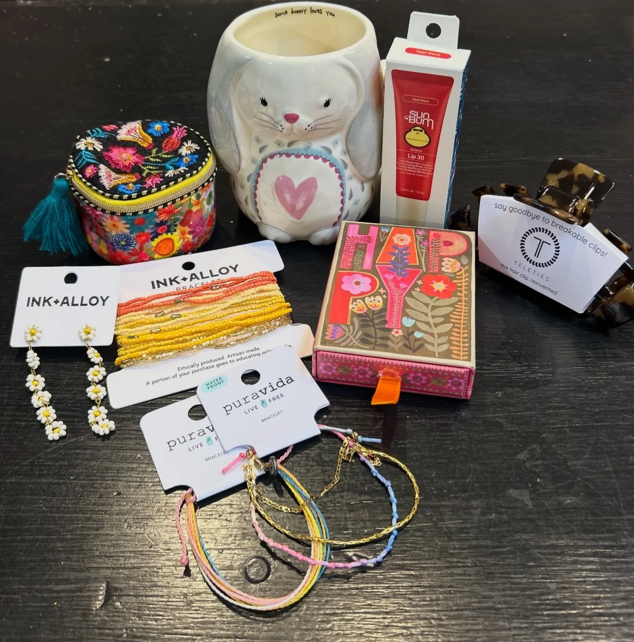 Shop Easter basket goodies 10-5 today 🐣 ☀️ @daffevl