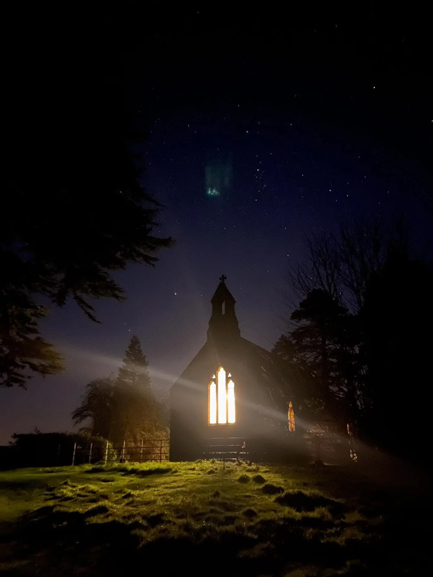 A cold November sky full of stars over our workshop ✨