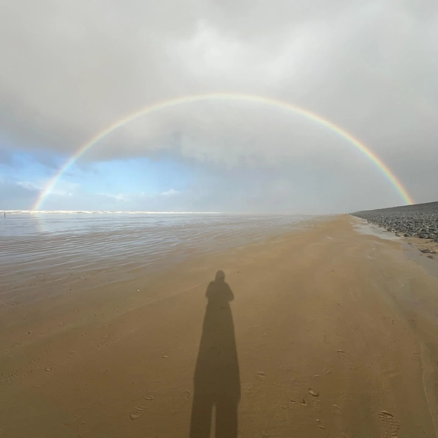 Some incredible effects of light over this last week and our nephew lighting every candle in the house, and drawing with the matchsticks ✏️ 🔥 
Hope you all bring the light in on these darkest days and draw with matches too!
✨