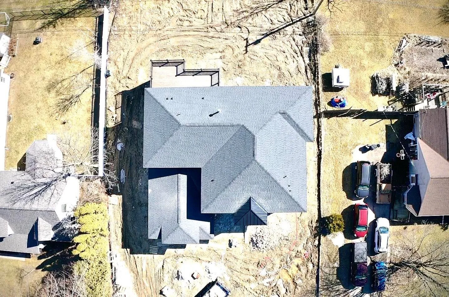 First drone of the year, guys! Check out this rooftop deck on a new build we finished up yesterday. LITTLE bit of a mudfest with all the weather warm ups and freezes, but we got it done! #buildingyouabetterdayoff  #timbertechpros #customdeck #timbert