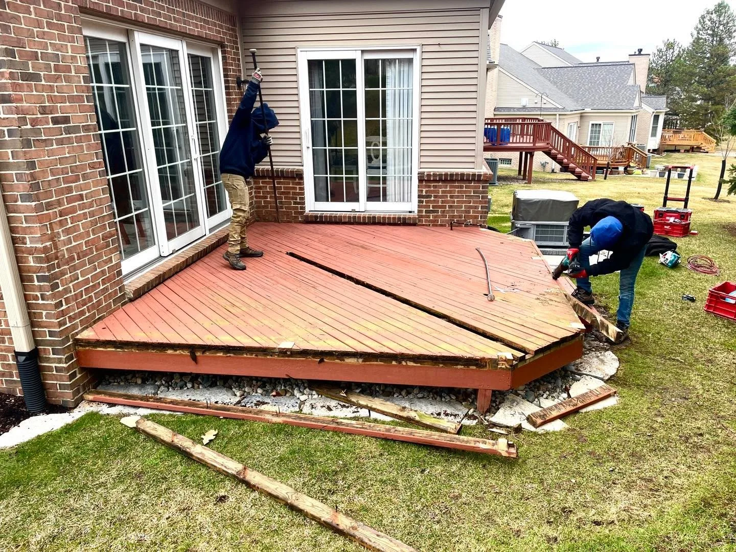 New day, new jobsite! It&rsquo;s demolition day, we&rsquo;re clearing the way for new Timbertech Advanced PVC decking. Stay tuned for the transformation! 

#buildingyouabetterdayoff #timbertech #pvcdecking #demolition