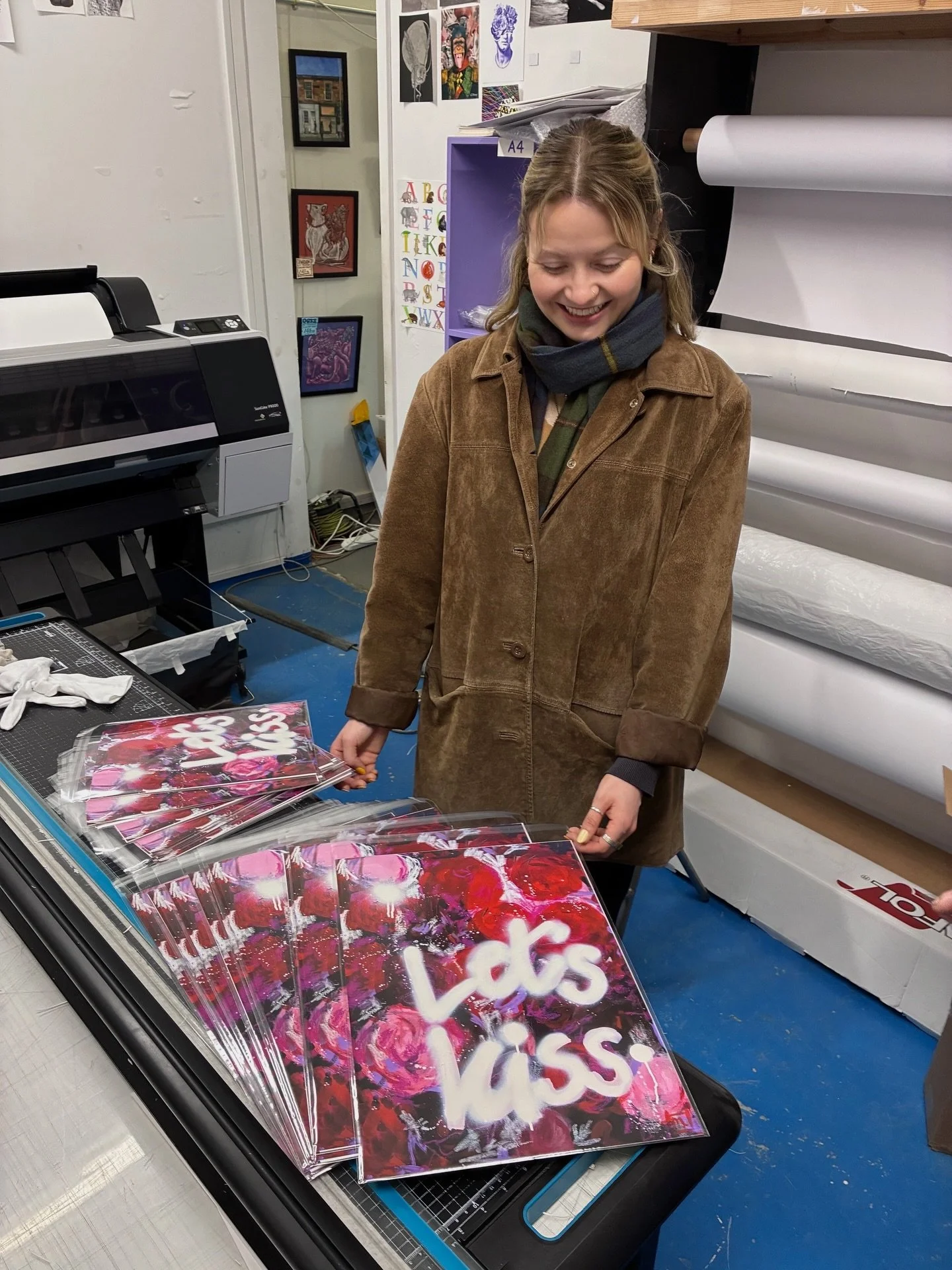 We&rsquo;ve just finished printing on fine art giclee paper these amazing reproductions of Hannah&rsquo;s, AKA @mitsondesign acrylic and spray paint originals, ready for her pop-up exhibition called &lsquo;In Full Bloom&rsquo; @shop.withnoname 

Make