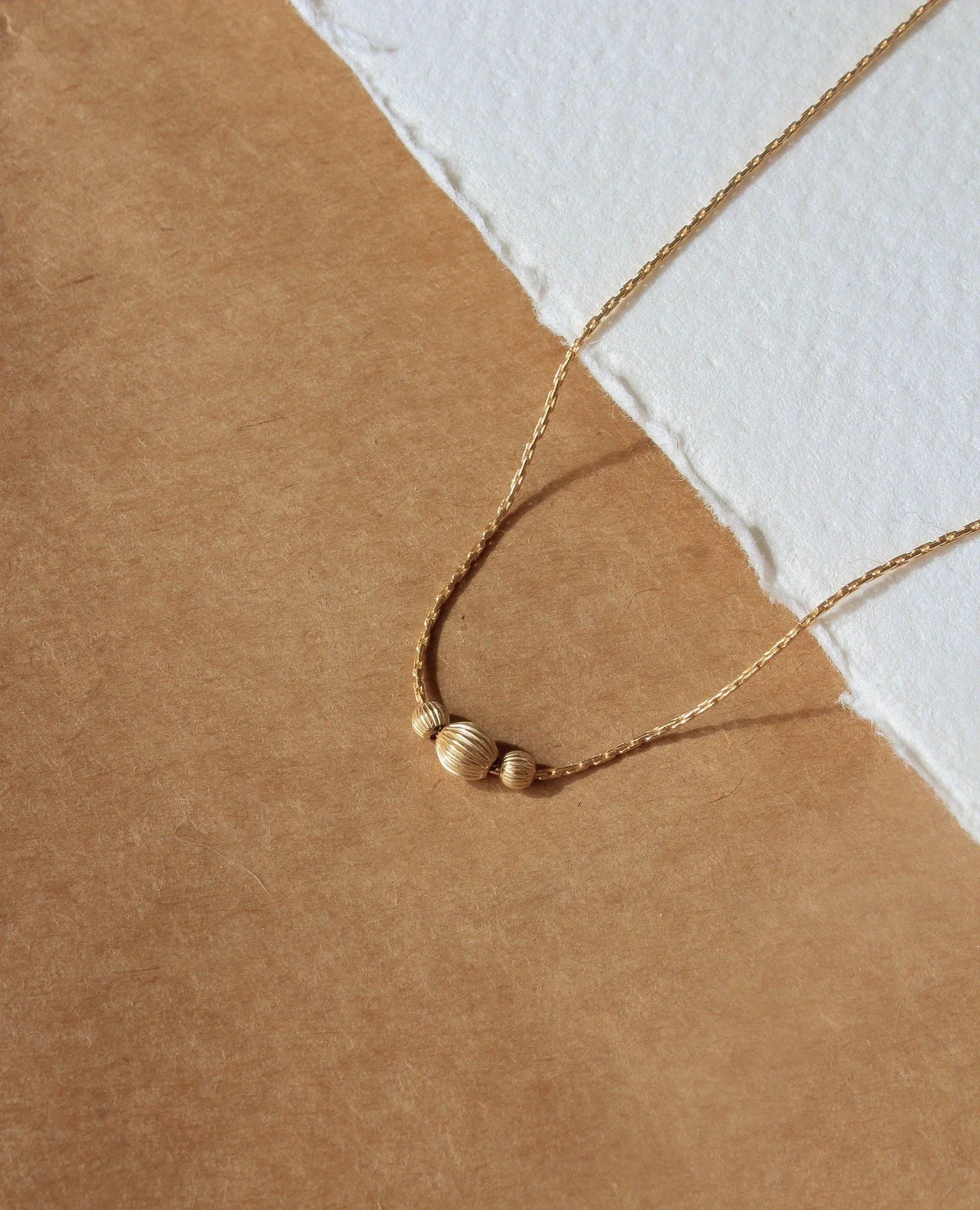 Nos plus belles cr&eacute;ations sont celles qui vous accompagneront longtemps 🤍 Intemporels, durables, pens&eacute;s pour &ecirc;tre port&eacute;s chaque jour. Retrouvez notre s&eacute;lection d&rsquo;indispensables sur notre site ✨⁠
⁠
✨ Livraison 