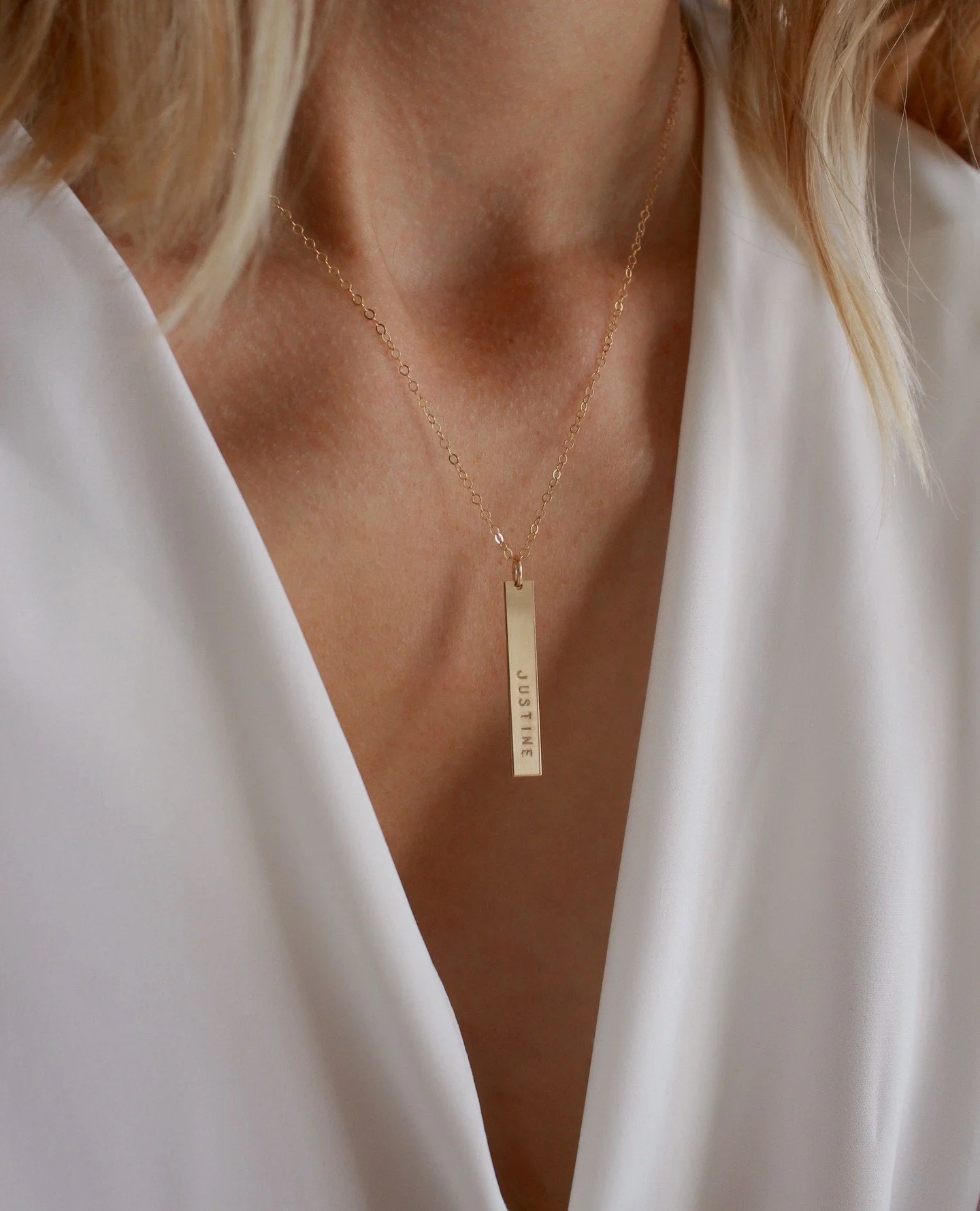 Des bijoux vraiment uniques ? Oui, c&rsquo;est possible. Vous pouvez personnaliser vos bijoux avec un mot, une initiale, une date, ou ce qui vous tient &agrave; c&oelig;ur ❤️⁠
⁠
La gravure transforme un bijou en souvenir ✨⁠
.⁠
#bijoupersonnalis&eacut