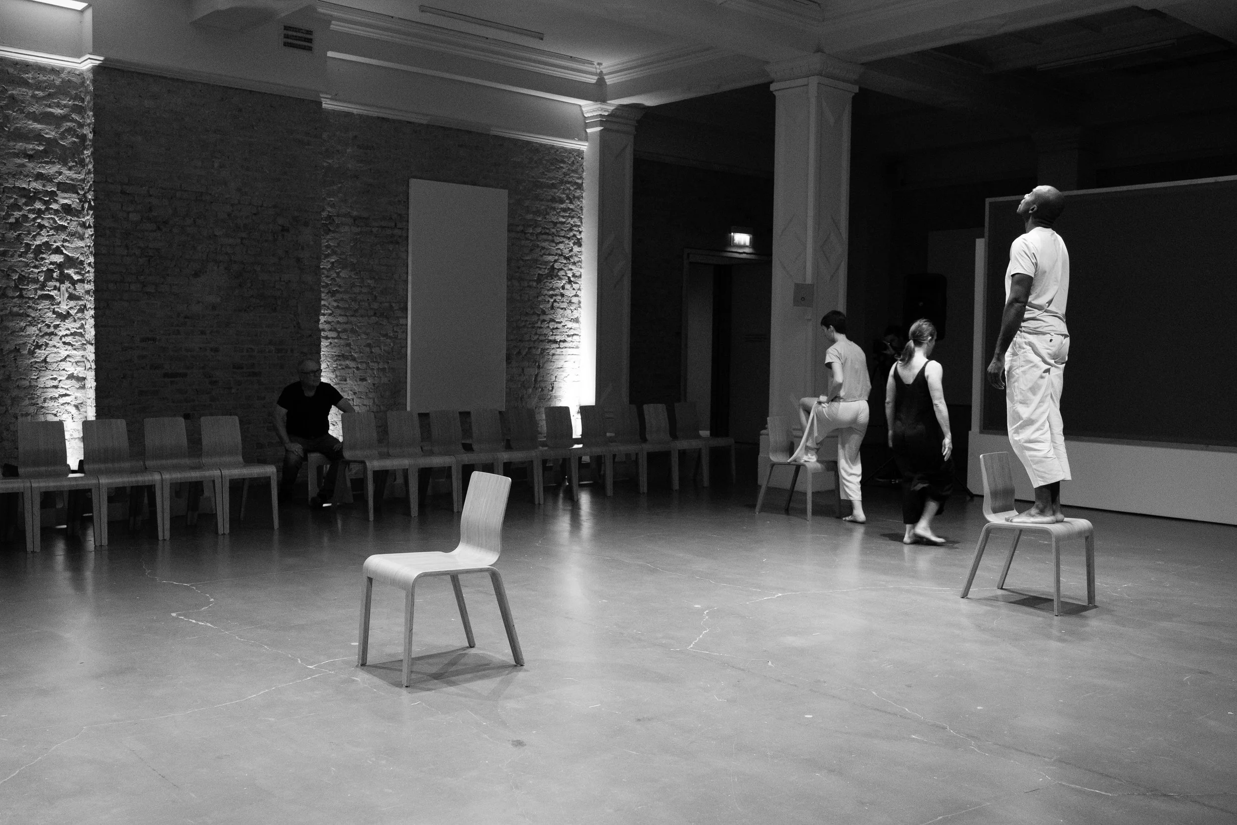 26 SMITH Terry Mirror2 Whitechapel Gallery 24-10-23 BW.jpg