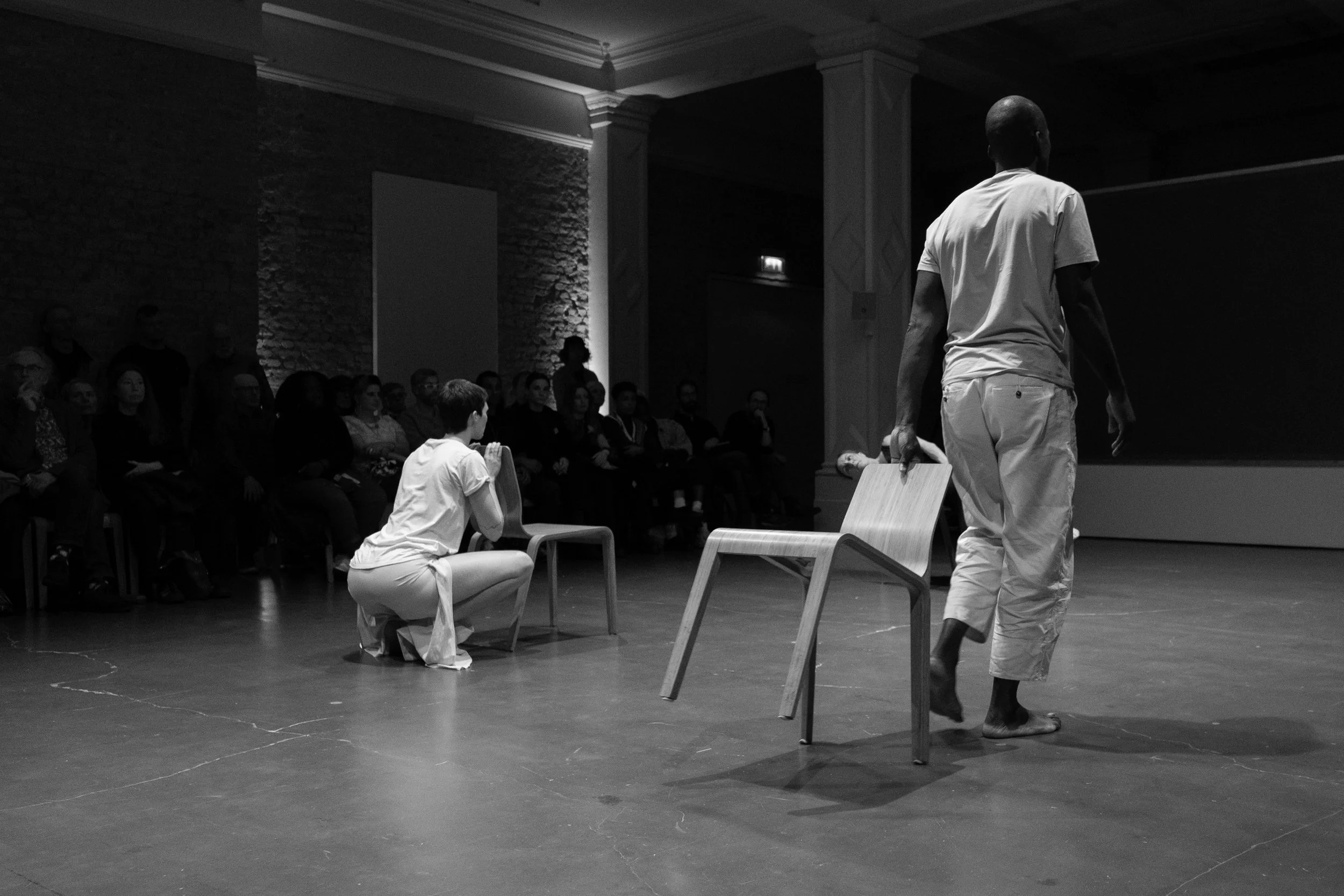 121 SMITH Terry Mirror2 Whitechapel Gallery 24-10-23 BW.jpg