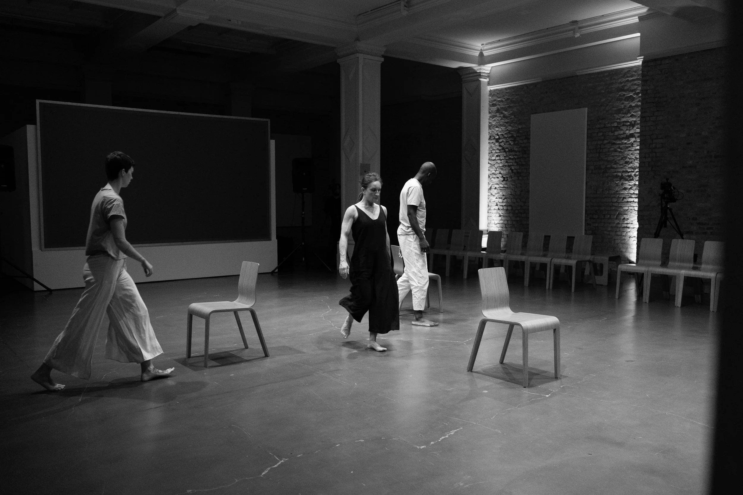 16 SMITH Terry Mirror2 Whitechapel Gallery 24-10-23 BW.jpg
