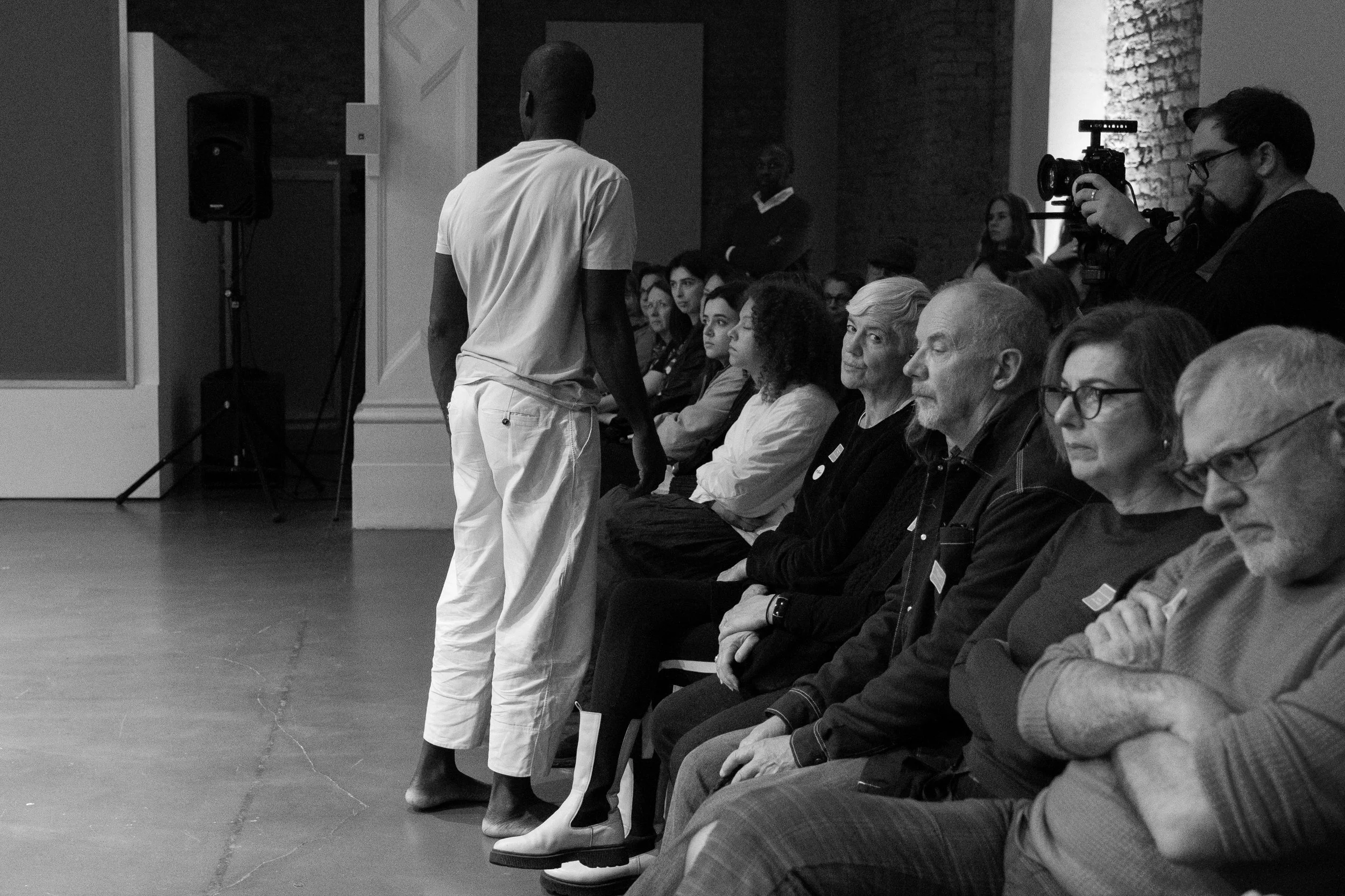 136 SMITH Terry Mirror2 Whitechapel Gallery 24-10-23 BW.jpg