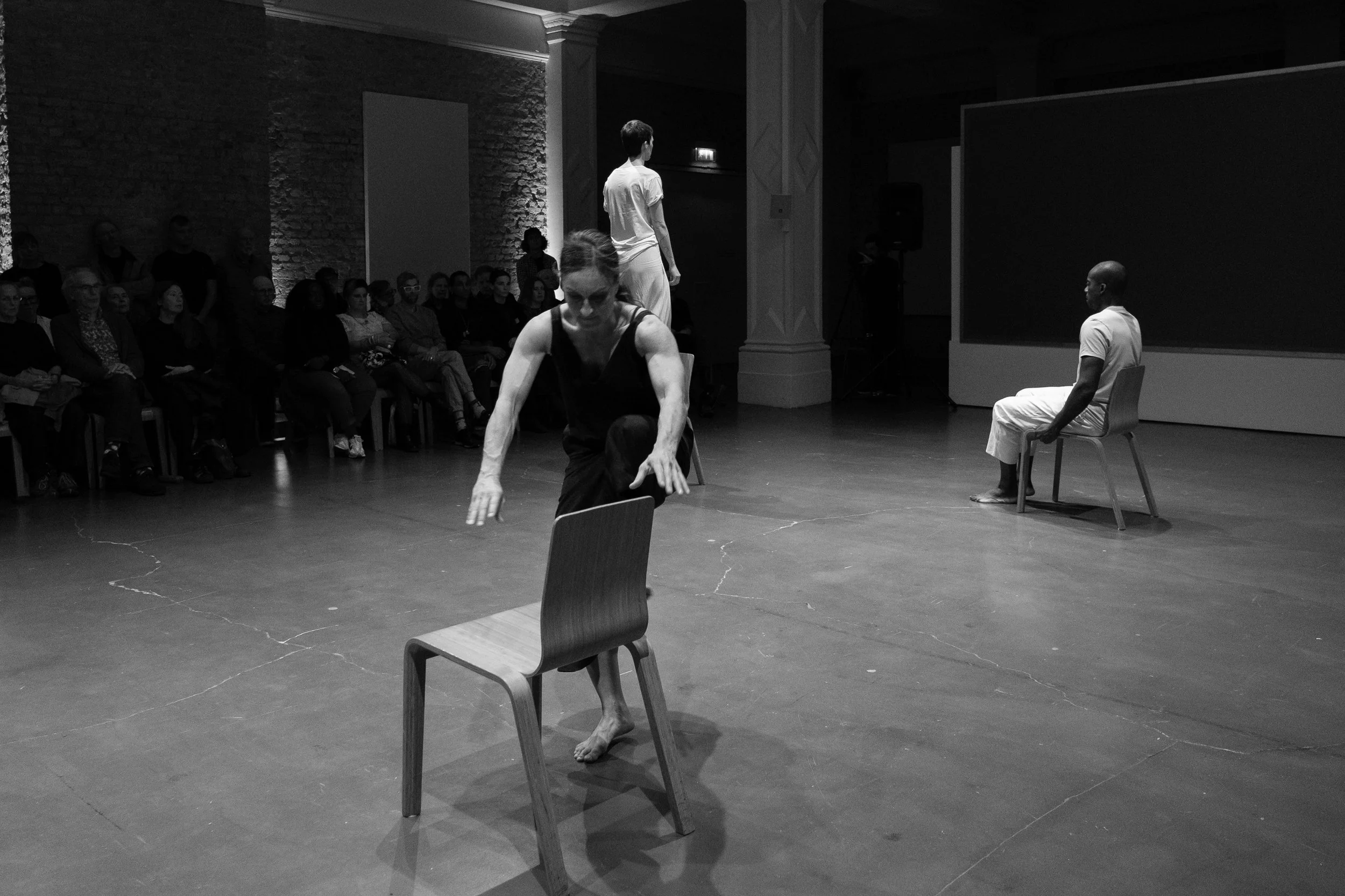 109 SMITH Terry Mirror2 Whitechapel Gallery 24-10-23 BW.jpg