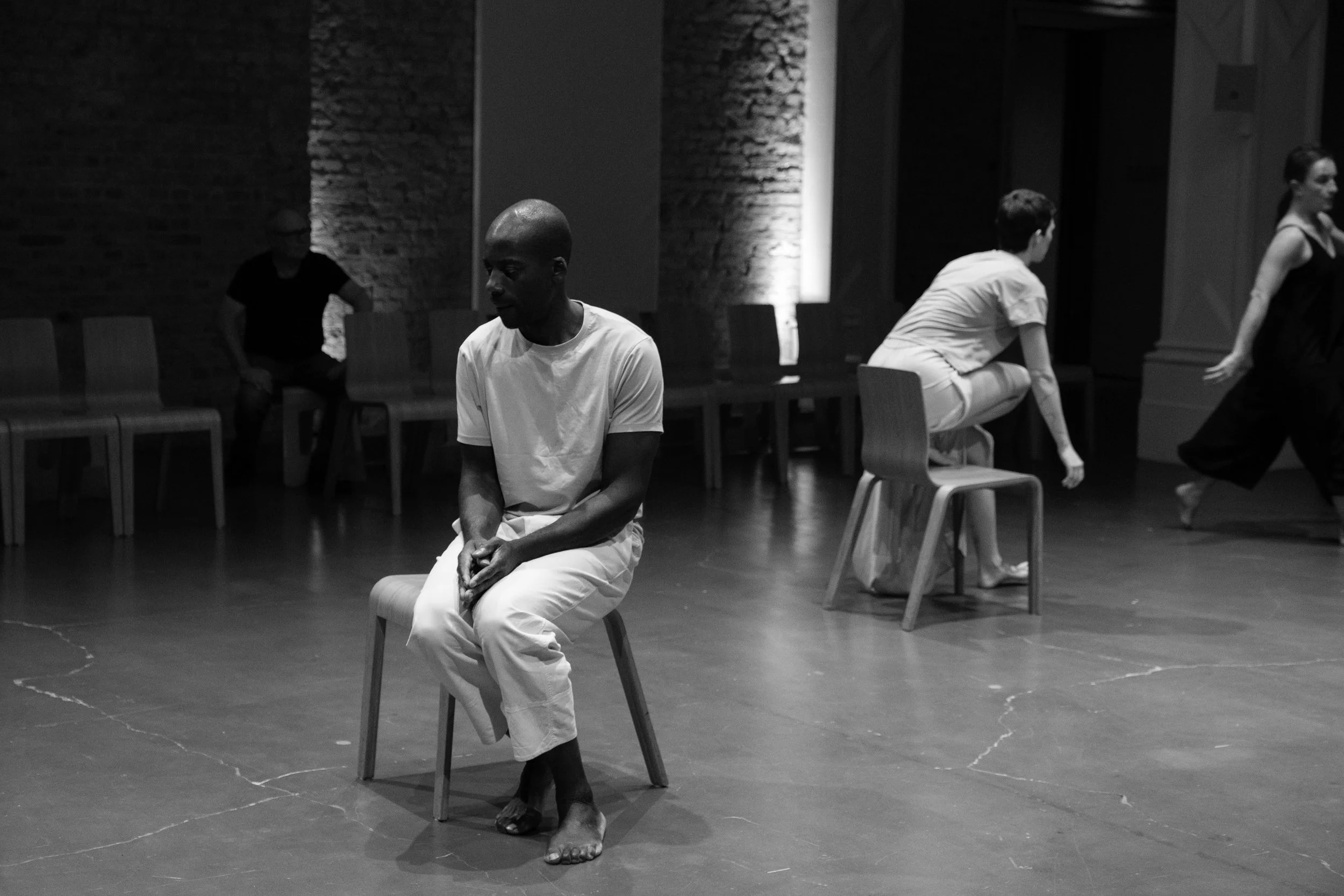 25 SMITH Terry Mirror2 Whitechapel Gallery 24-10-23 BW.jpg