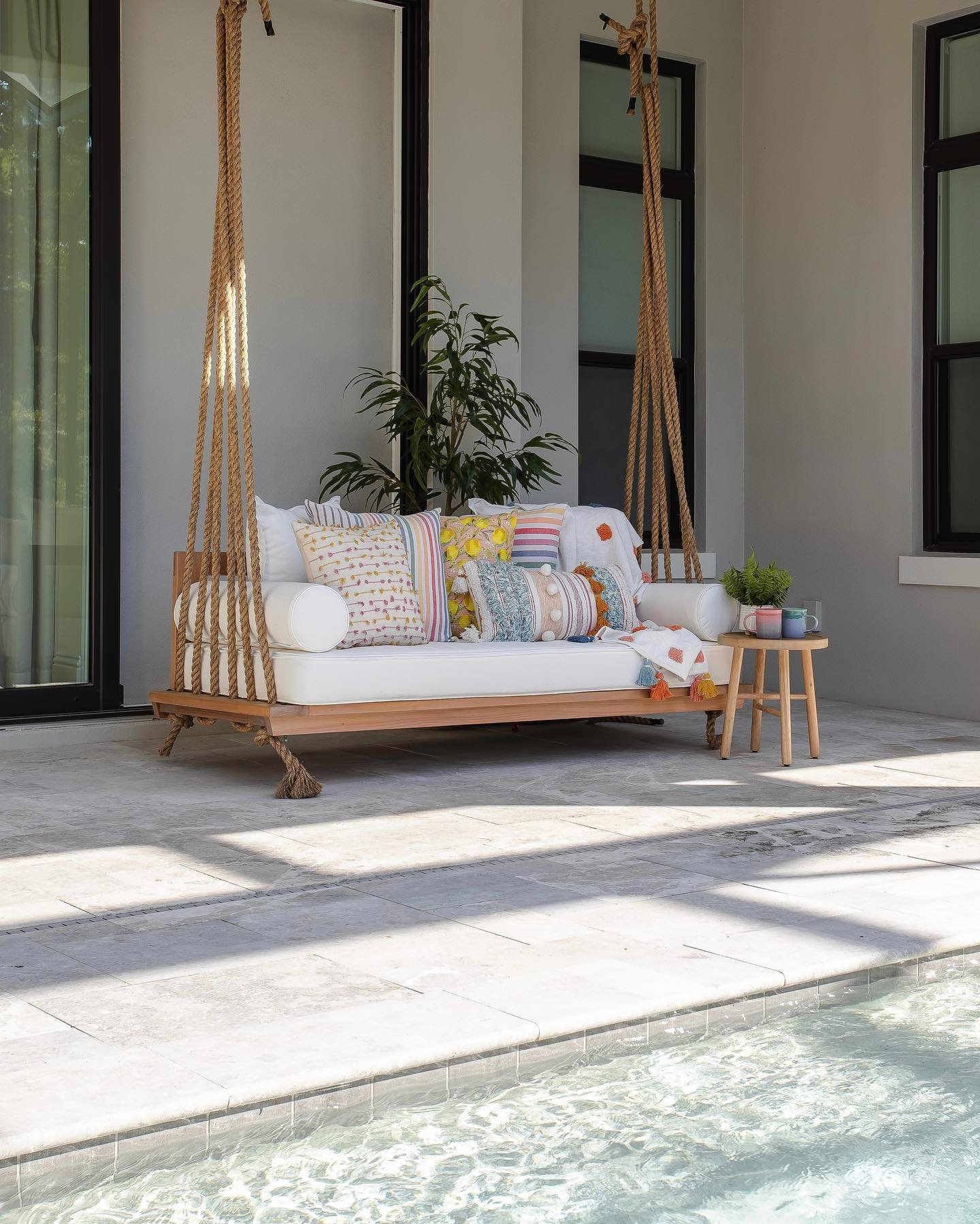 Still feels pretty good for December in the sunshine state 🌞👌🏼

📸 for @annerueinteriors 
.
.
.
.
.
.
.
#archdaily #architecturedesign #architecturephotographer #architecturephotography #designphotography #interiorphotography #thedailyinterior #vi