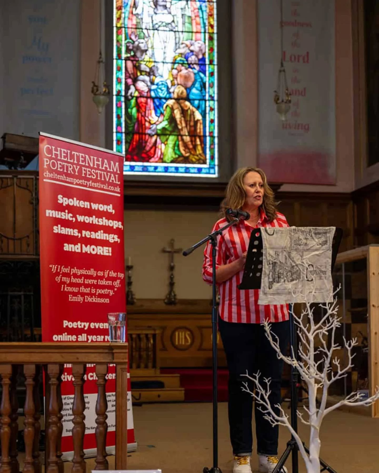 Cheltenham Poetry Festival ✨️ such a lovely evening reading with the brilliant Michael Symmons Roberts and Anna Saunders - and shuffling off to the pub afterwards 👀 it feels important to remember those gems, the sweet spots... sometimes we can get s