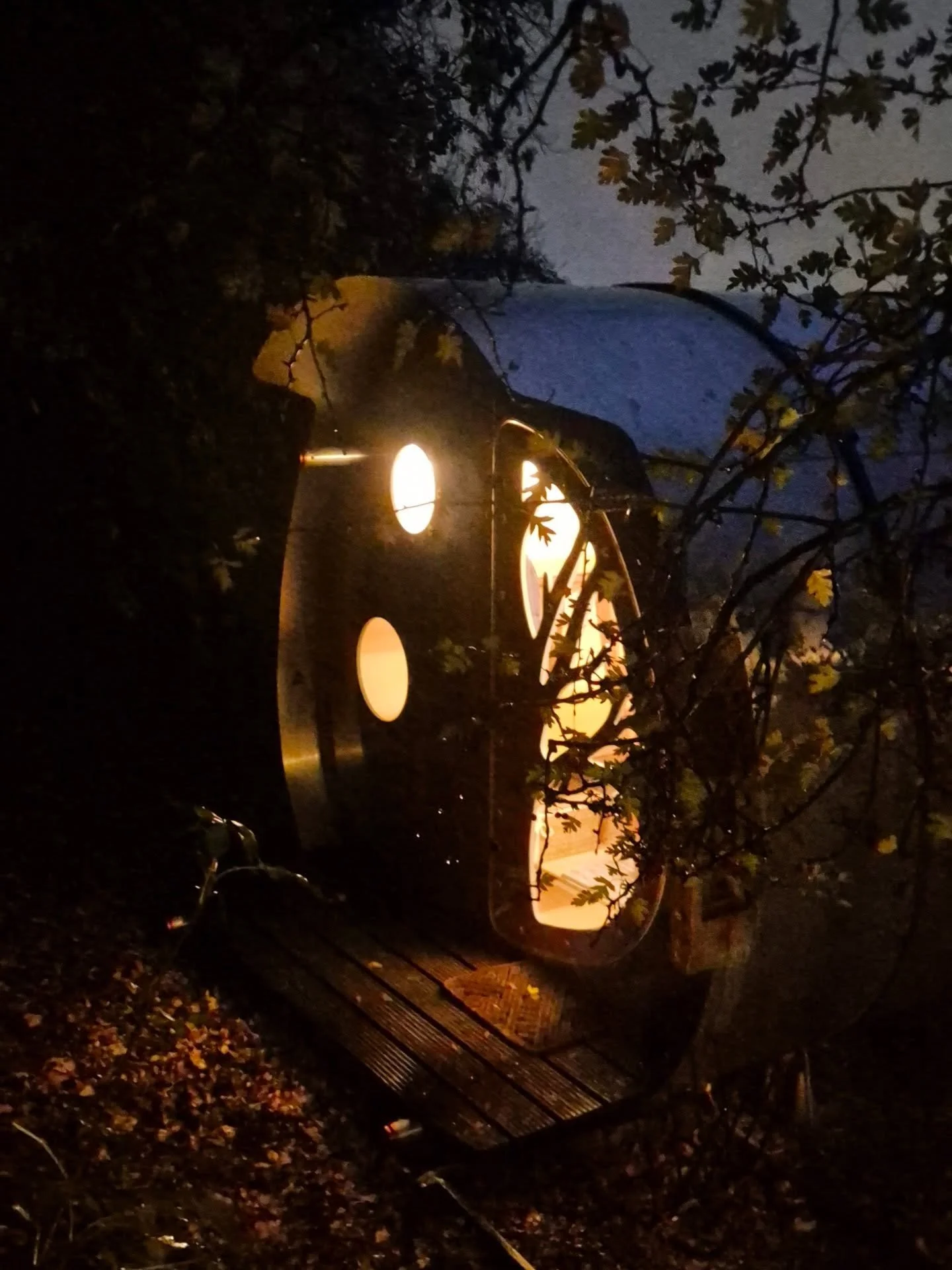 I can't remember ever staying so close to home (12 minutes, tbp!) but due to a fortuitous skill swap in which think i might've got the better deal and thanks to the lovely Kate Dent, we've just had a super nourishing couple of days @lypiatthill ... h