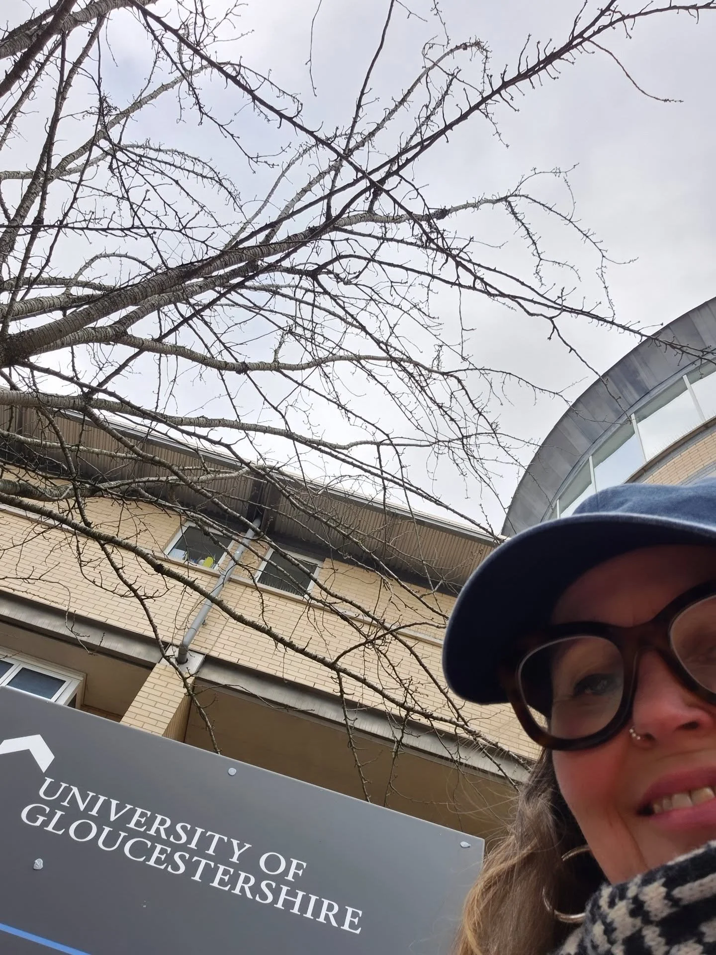Over at Uni of Glos @uniofglos today to talk to undergrad Eng Lit and Creative Writing students about place, ecology and identity 💚🐸🦠🌱🌳🪲
