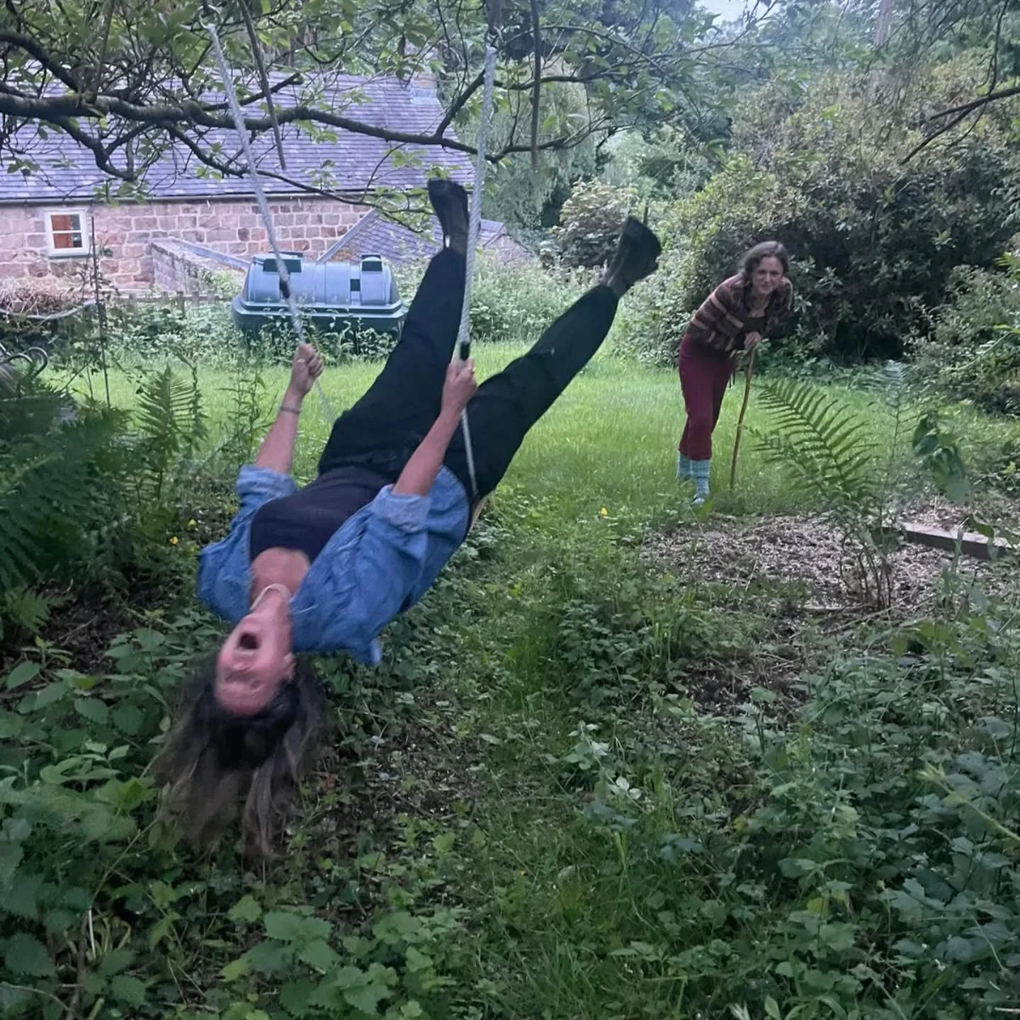 new profile pic 
.
.
🤣 give a middle aged woman a day off ...