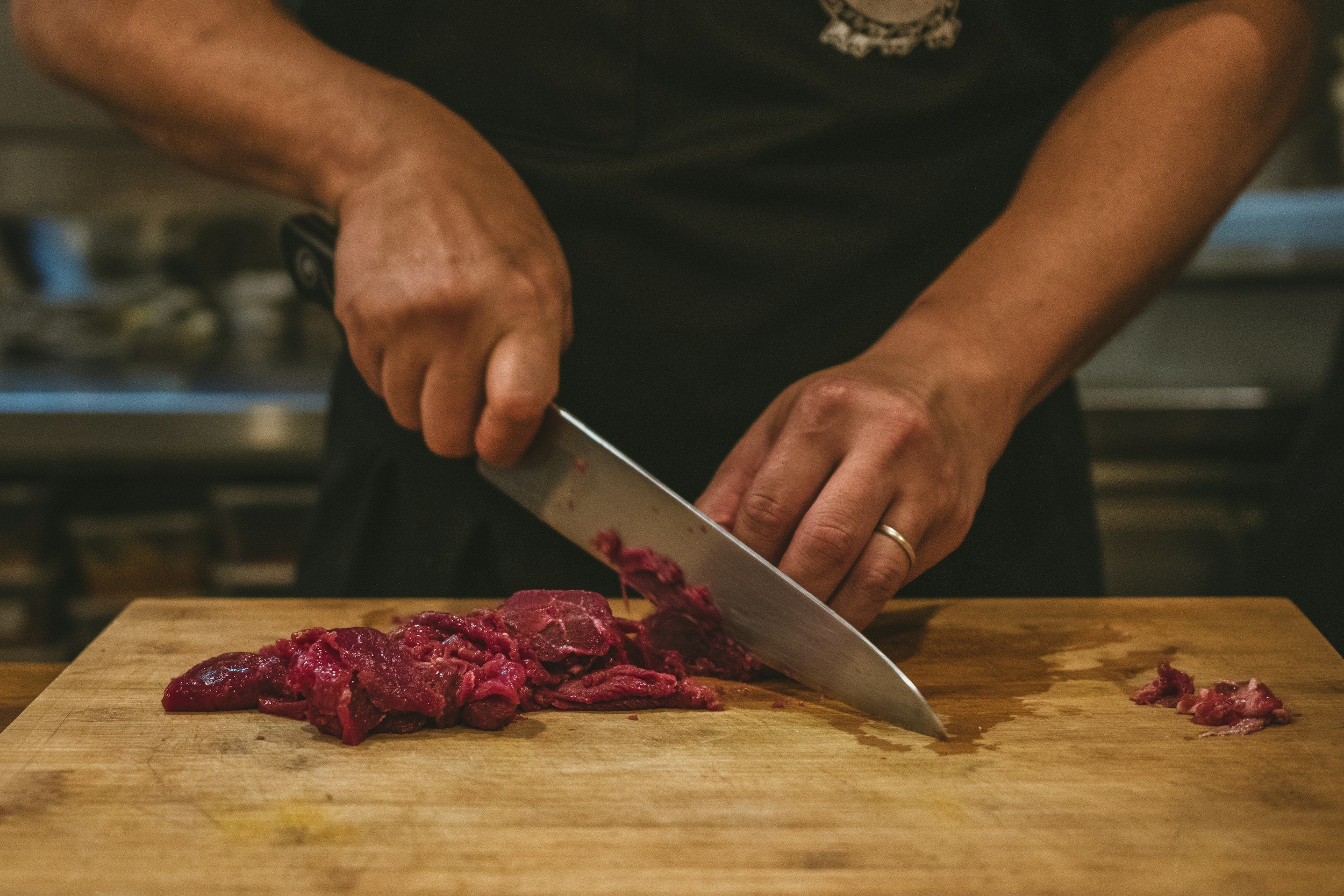 what are four things a chef or cook should do before storing a knife