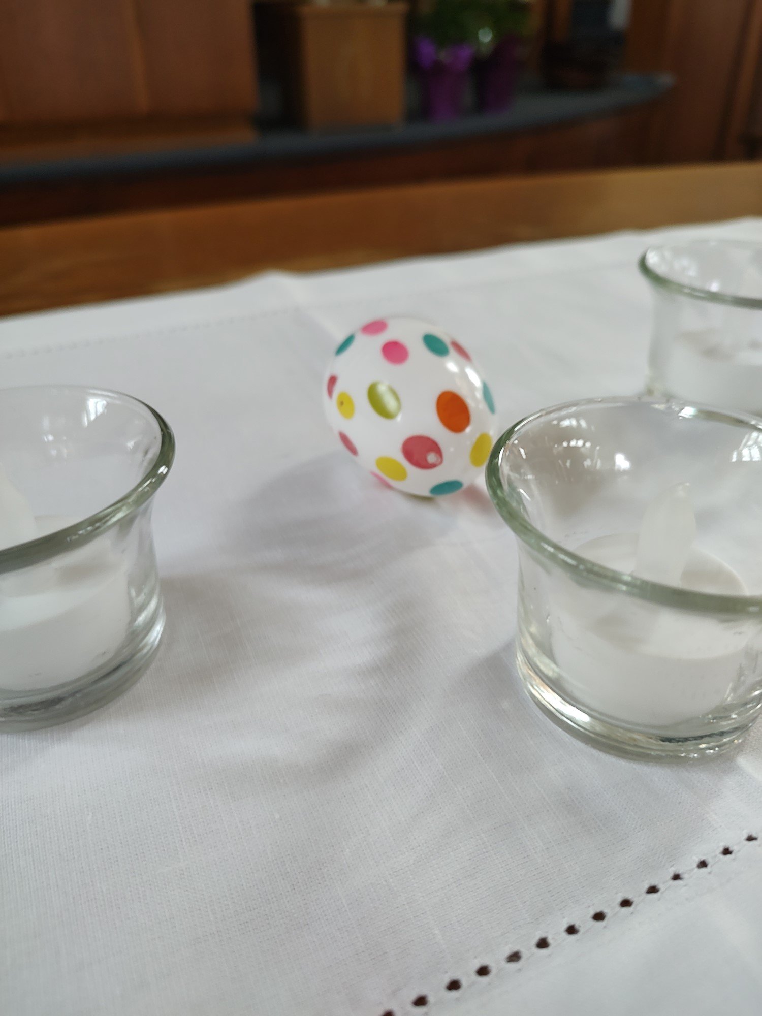 easter_egg_on_communion_table.jpg