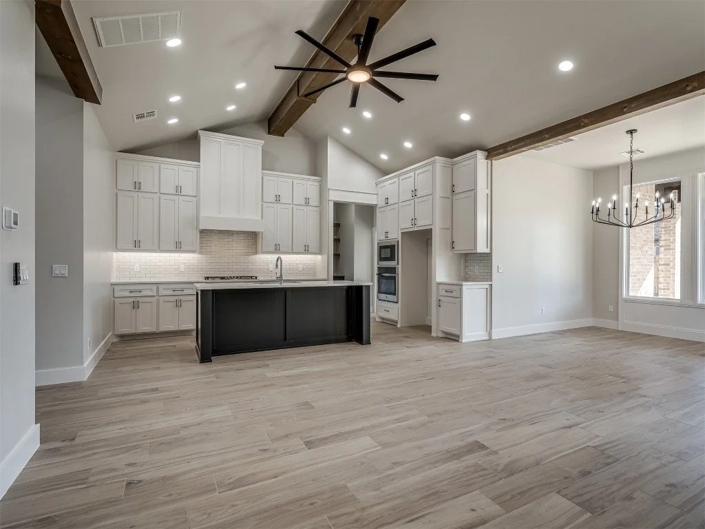 15208 Clubhouse Dr-12.jpg