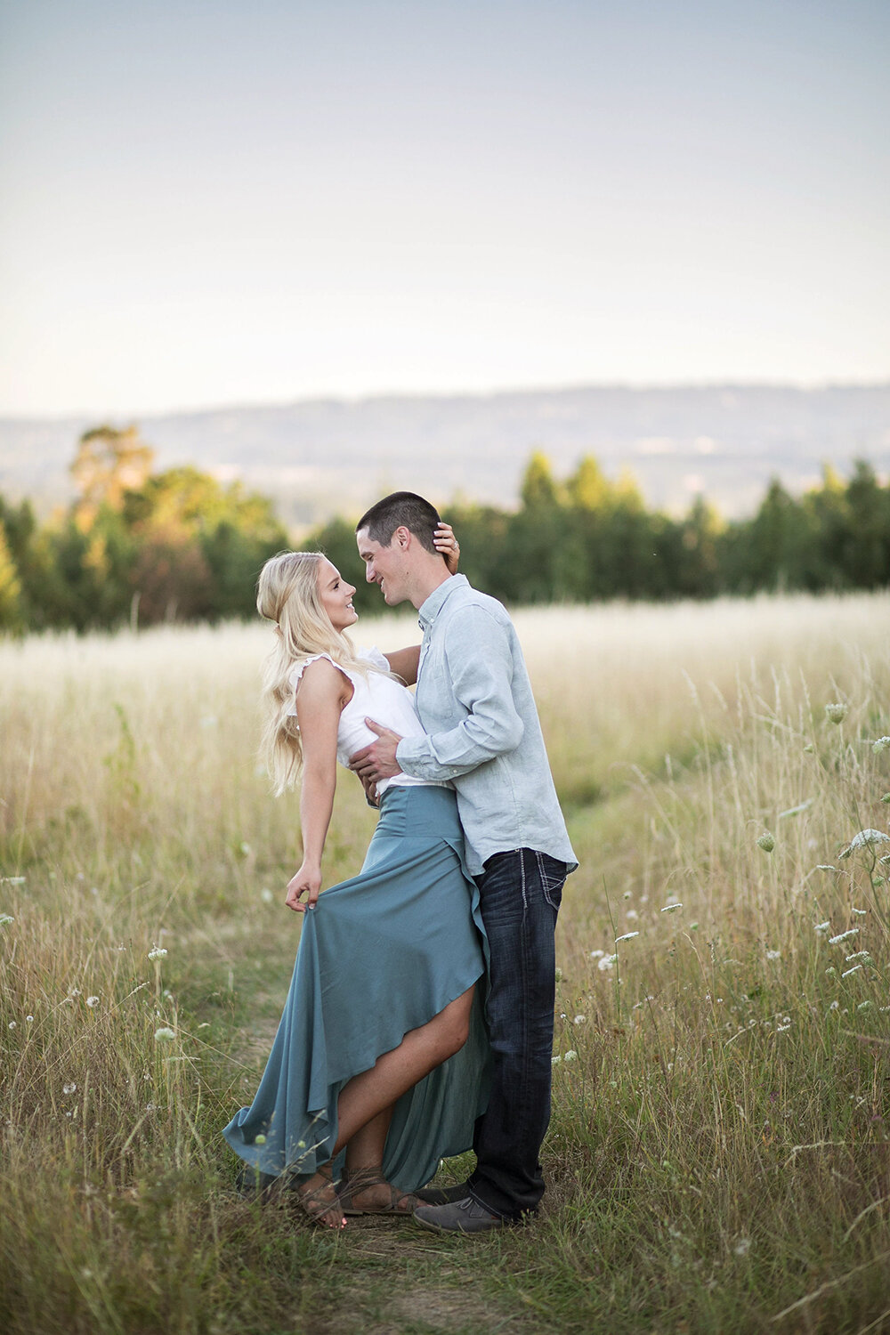 engagement picture dresses