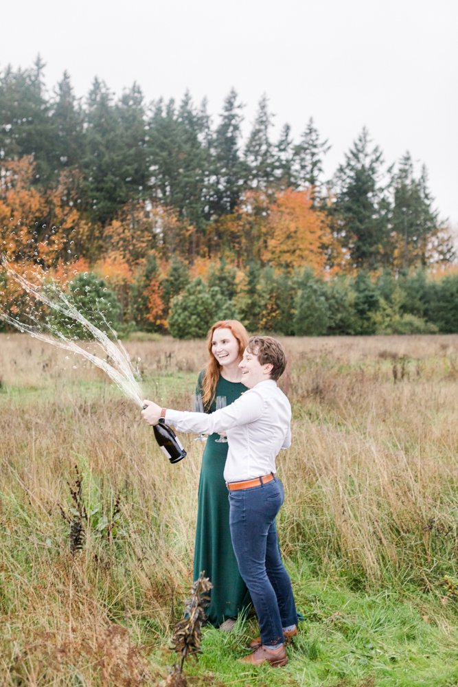 Fall_Engagement-Session_Champagn_Spray-1.jpg
