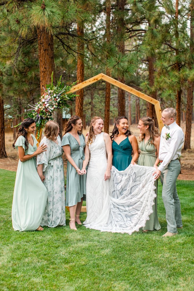 Sisters_Oregon_Wedding-41.jpg