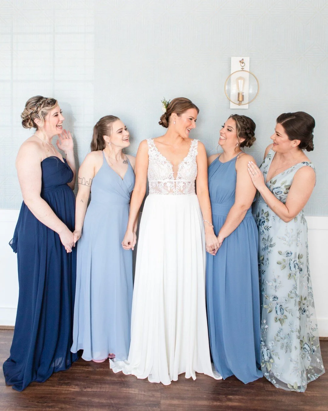 How sweet is this charming pre-wedding love note exchange in whimsical NJ!

✨ As seen in @newjerseybride

Bride: @kbetheveret
Venue: @runningdeergolfclub
HMU: @idohairandmakeupweddings
Bridal Gown: @bylillianwest
Grooms Suit: @menswearhouse
Florals: 